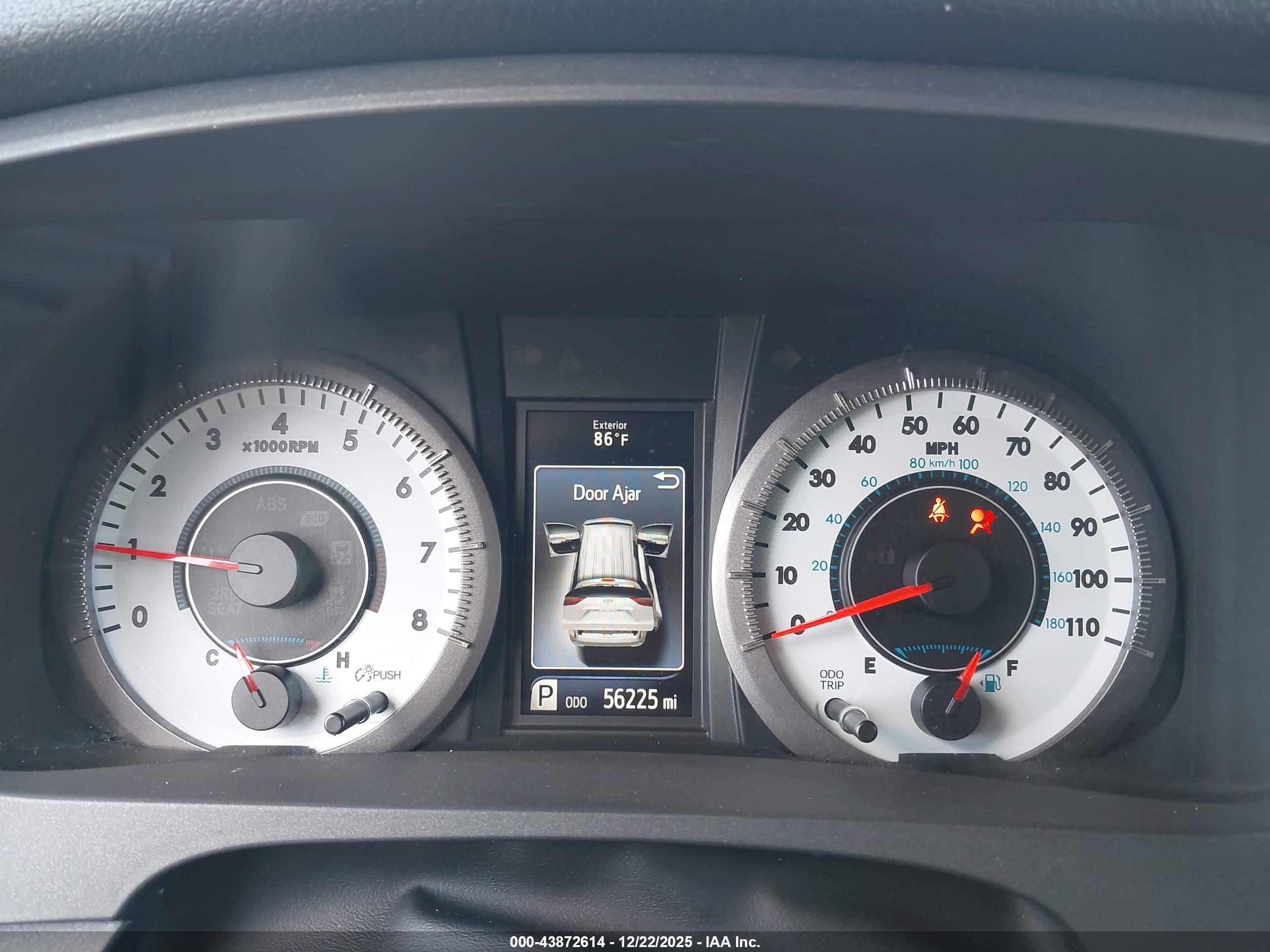 TOYOTA SIENNA image 7