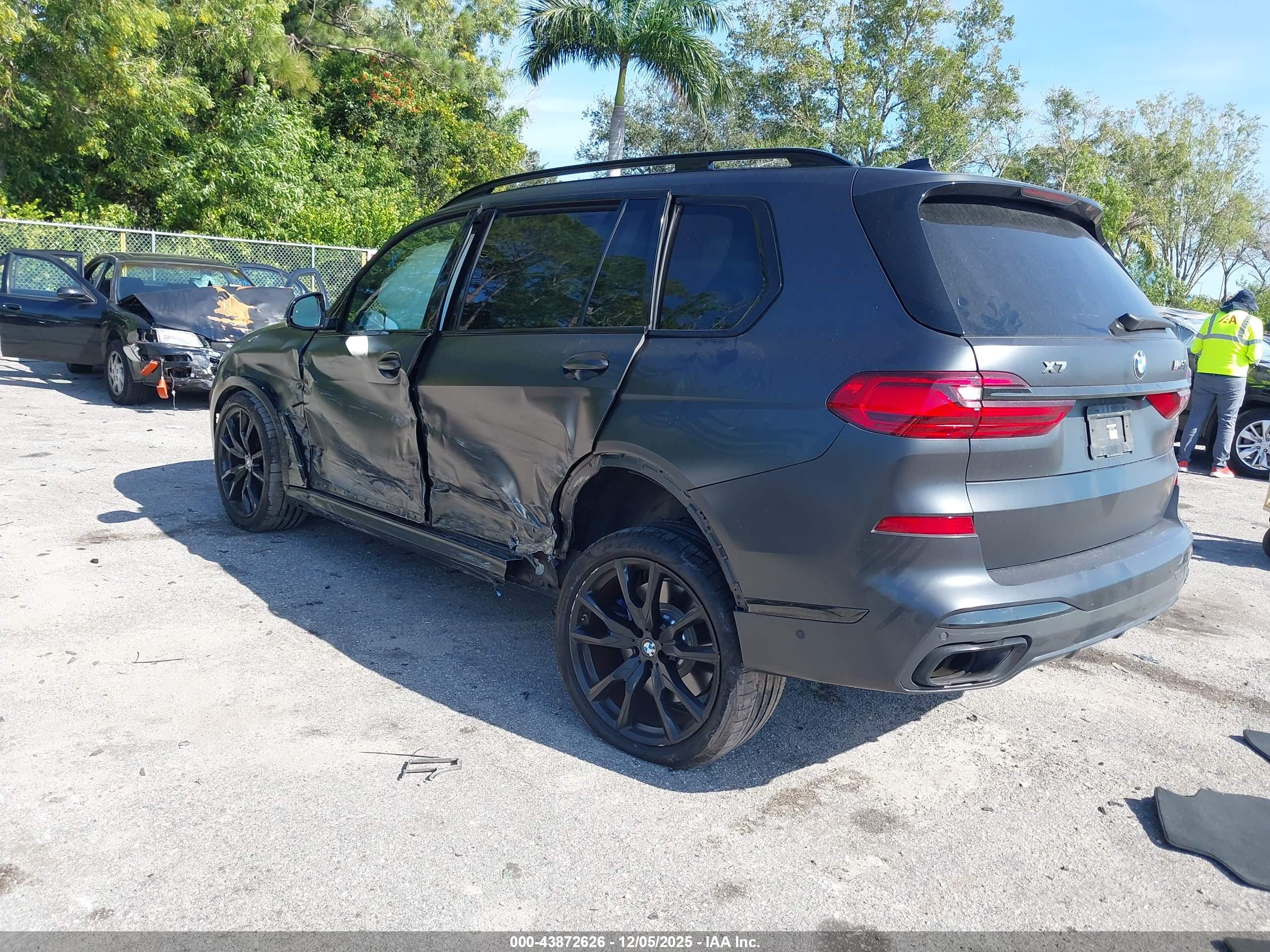BMW X7 image 3
