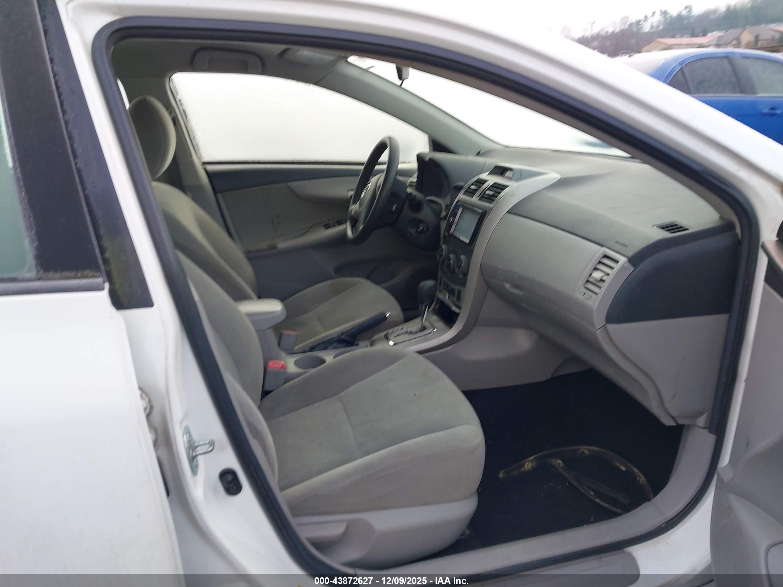 TOYOTA COROLLA image 5