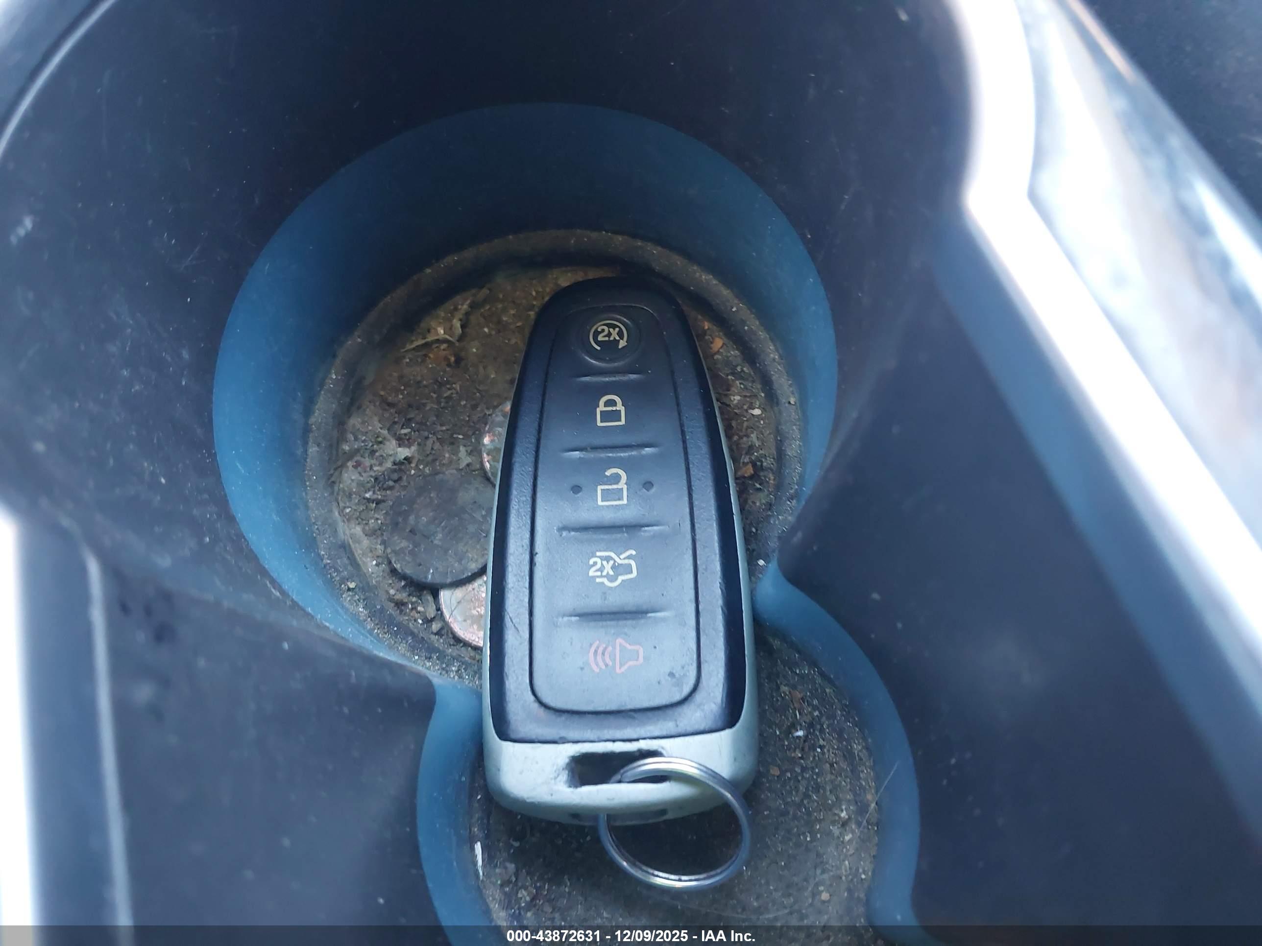 FORD ESCAPE image 11