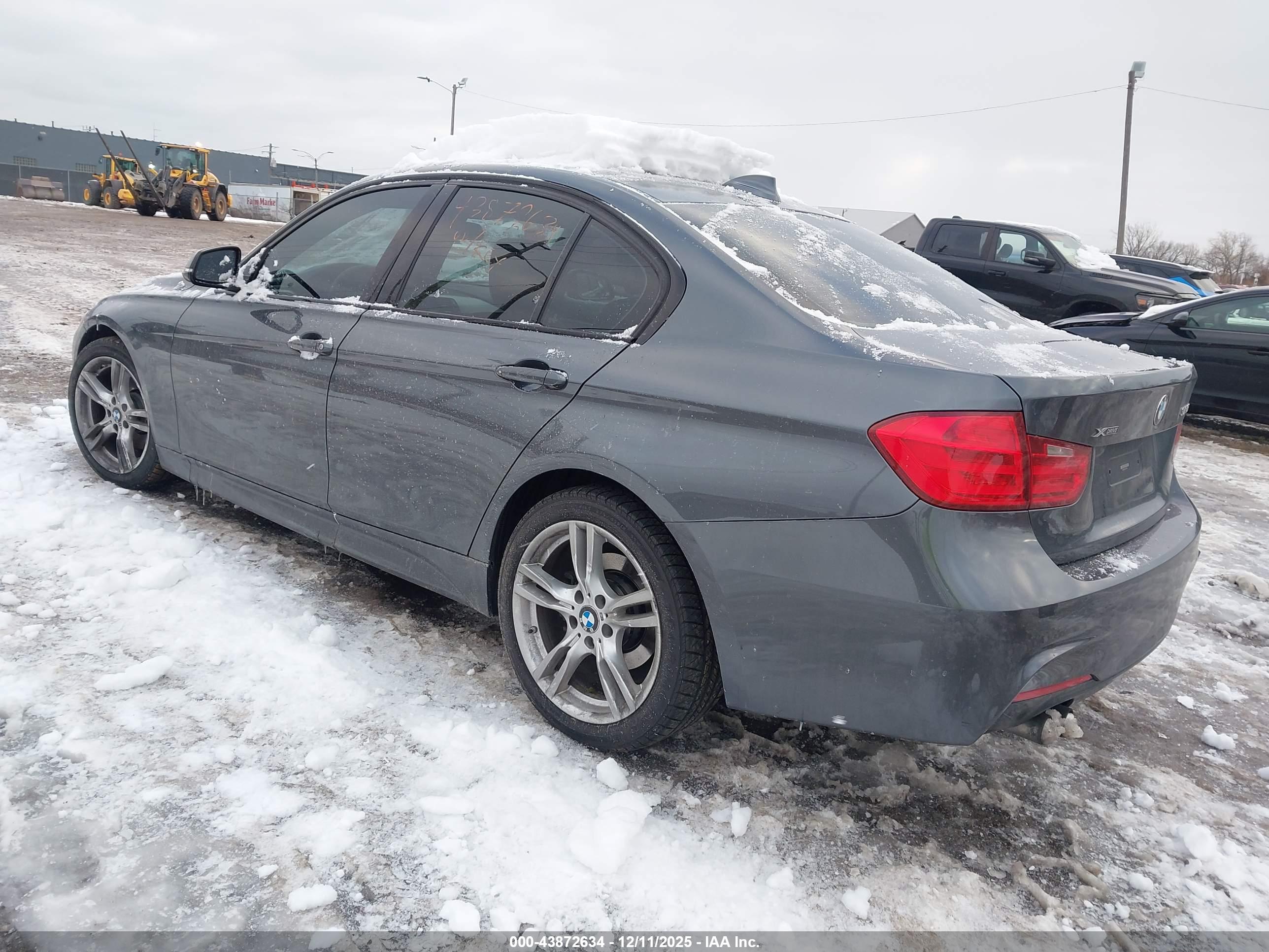 BMW 328I image 3