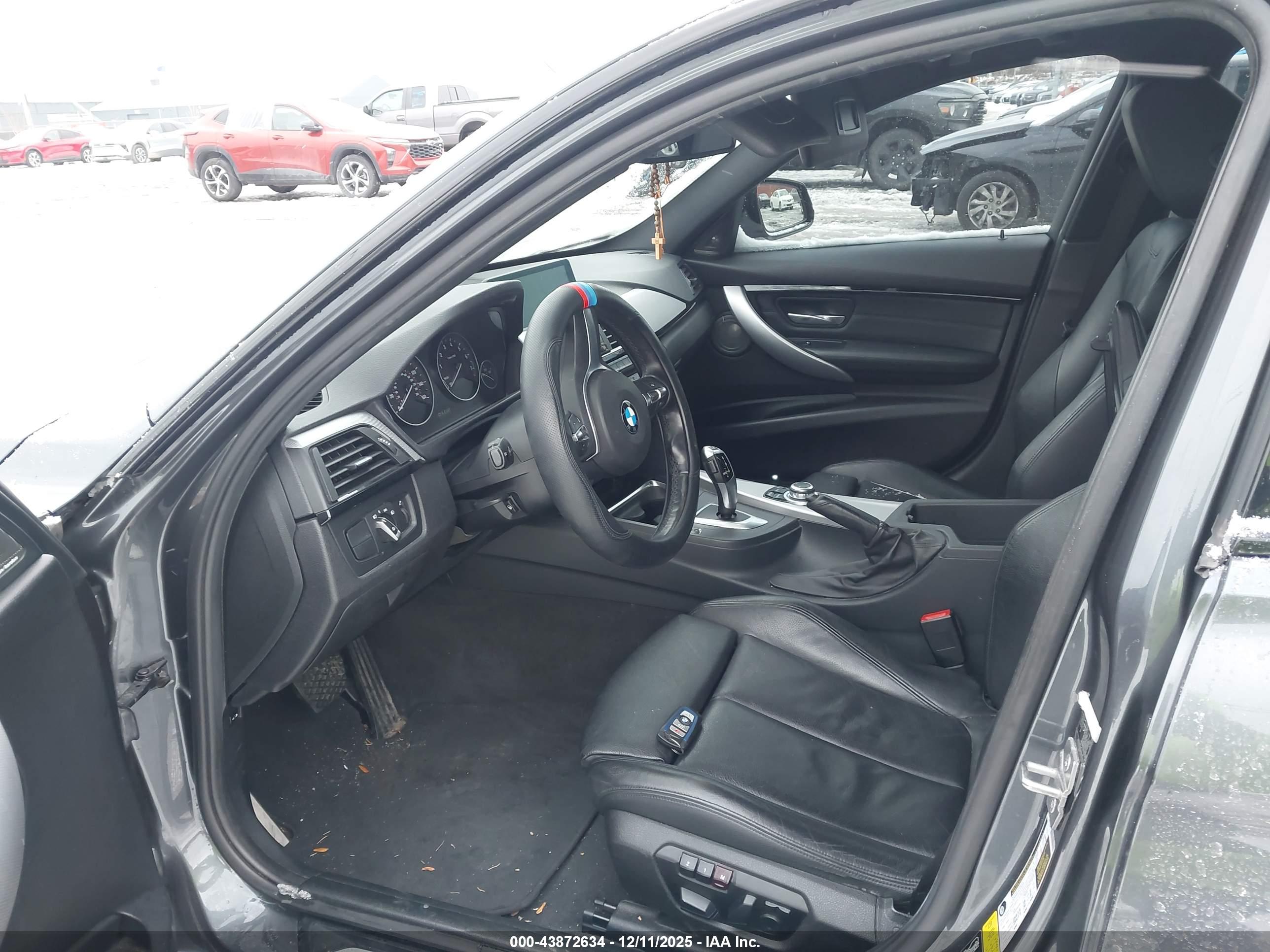 BMW 328I image 5