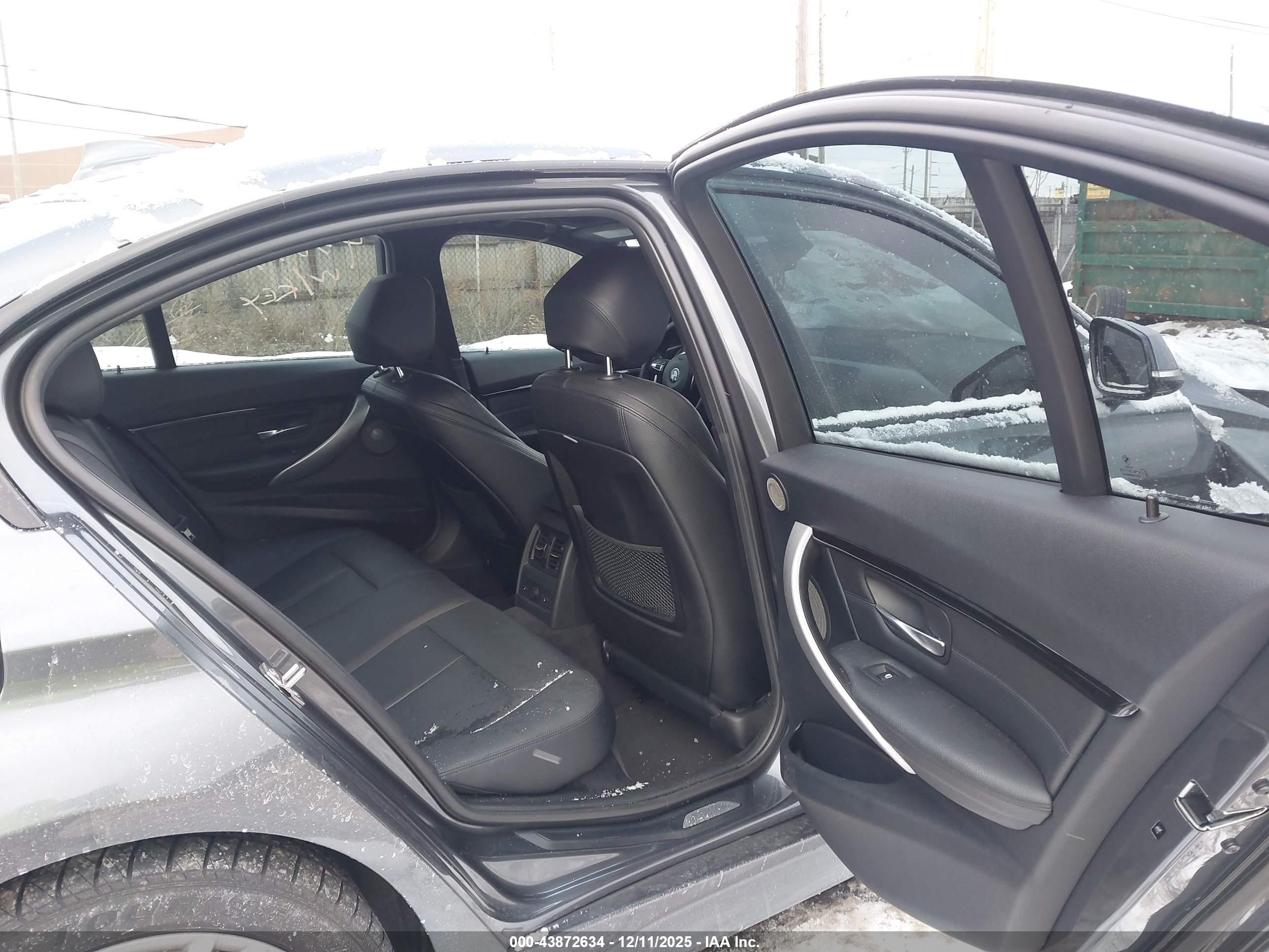BMW 328I image 8