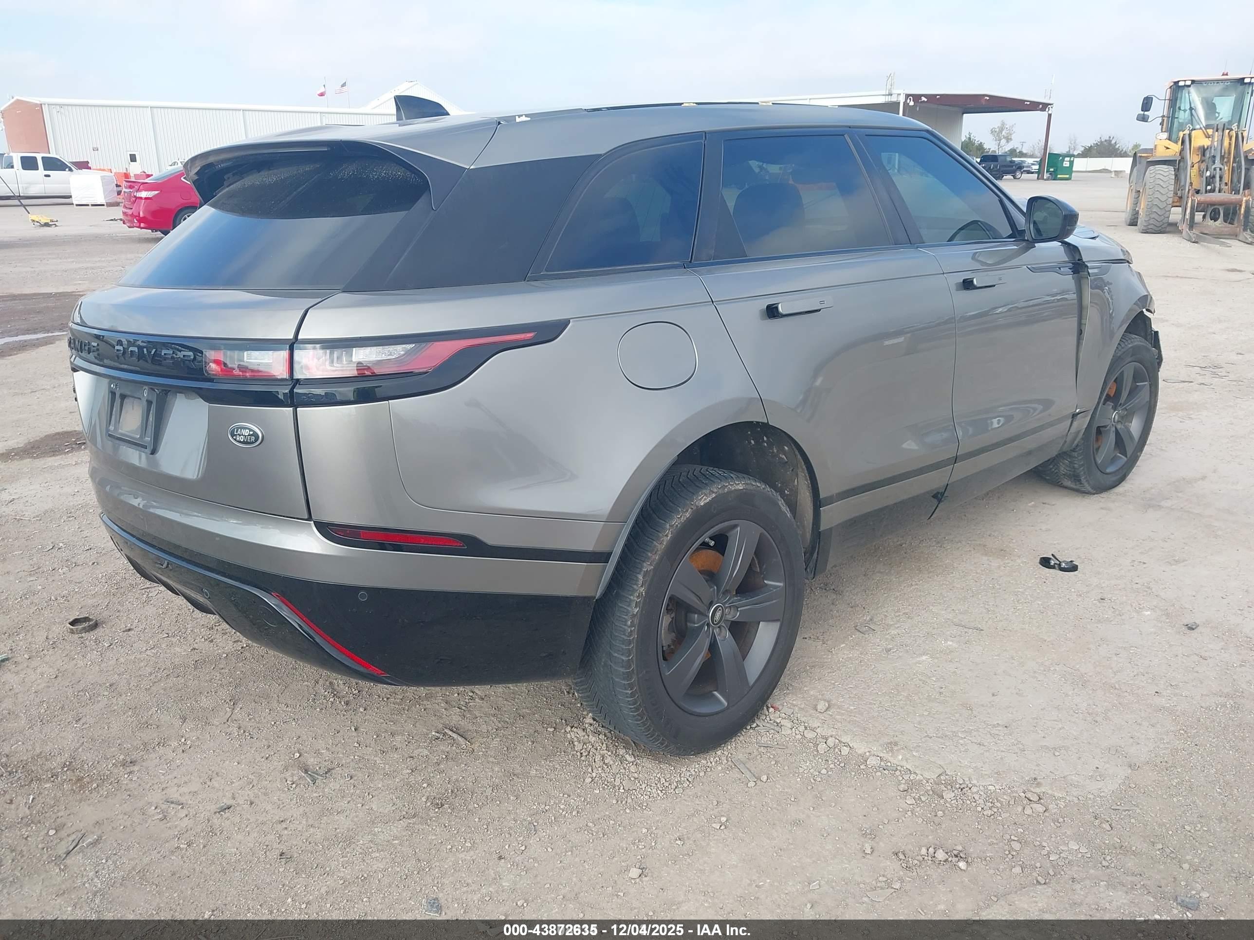 LAND ROVER image 4
