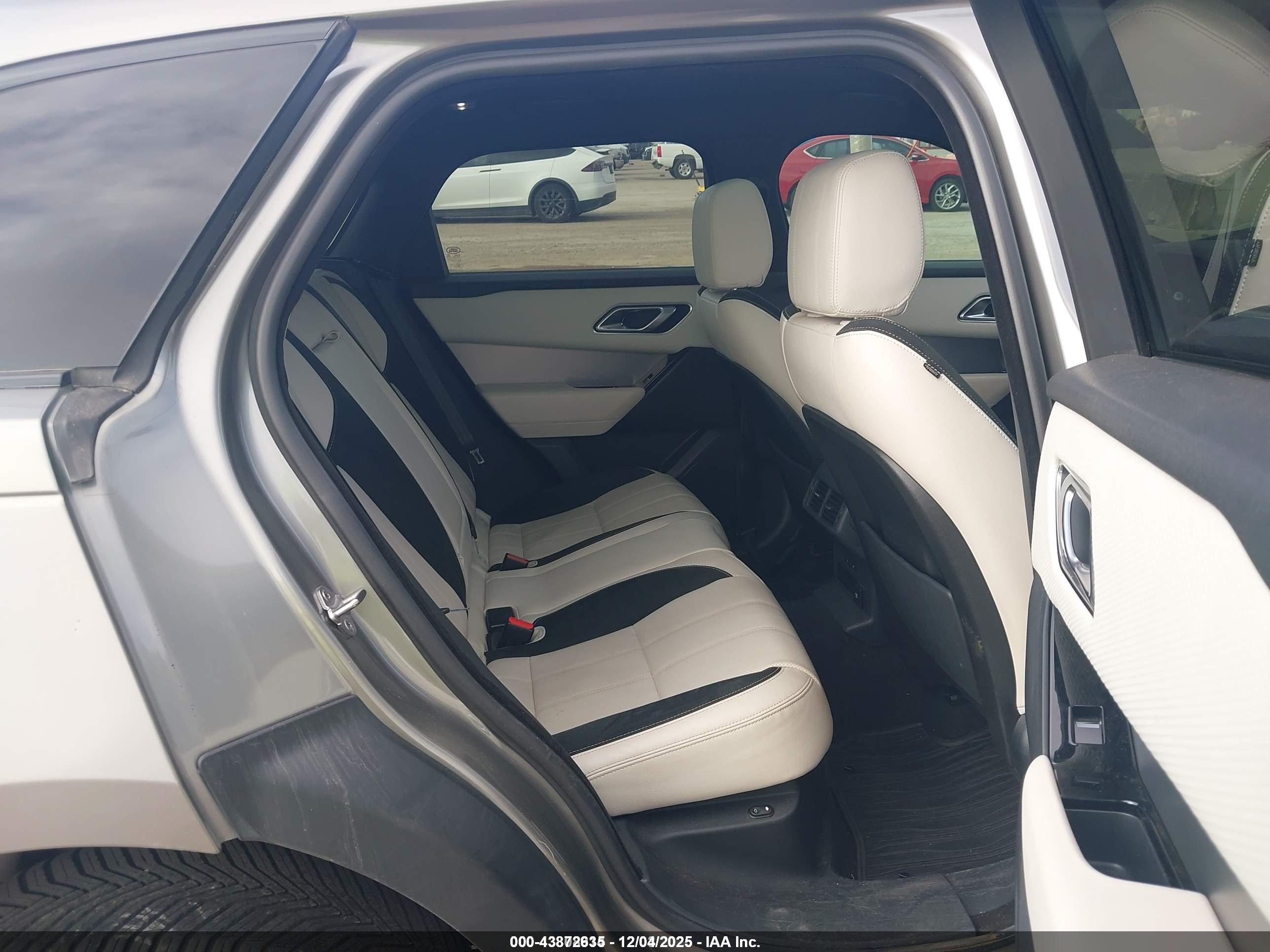 LAND ROVER image 8