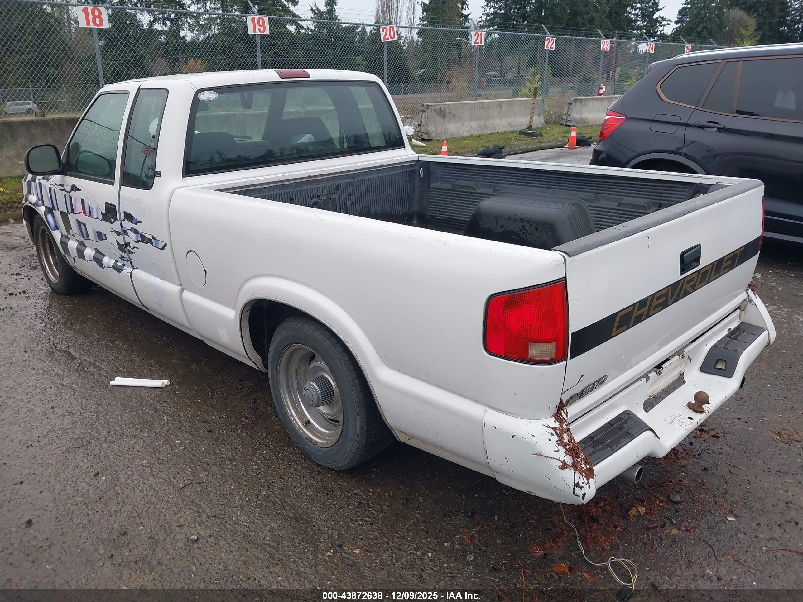 CHEVROLET S image 3