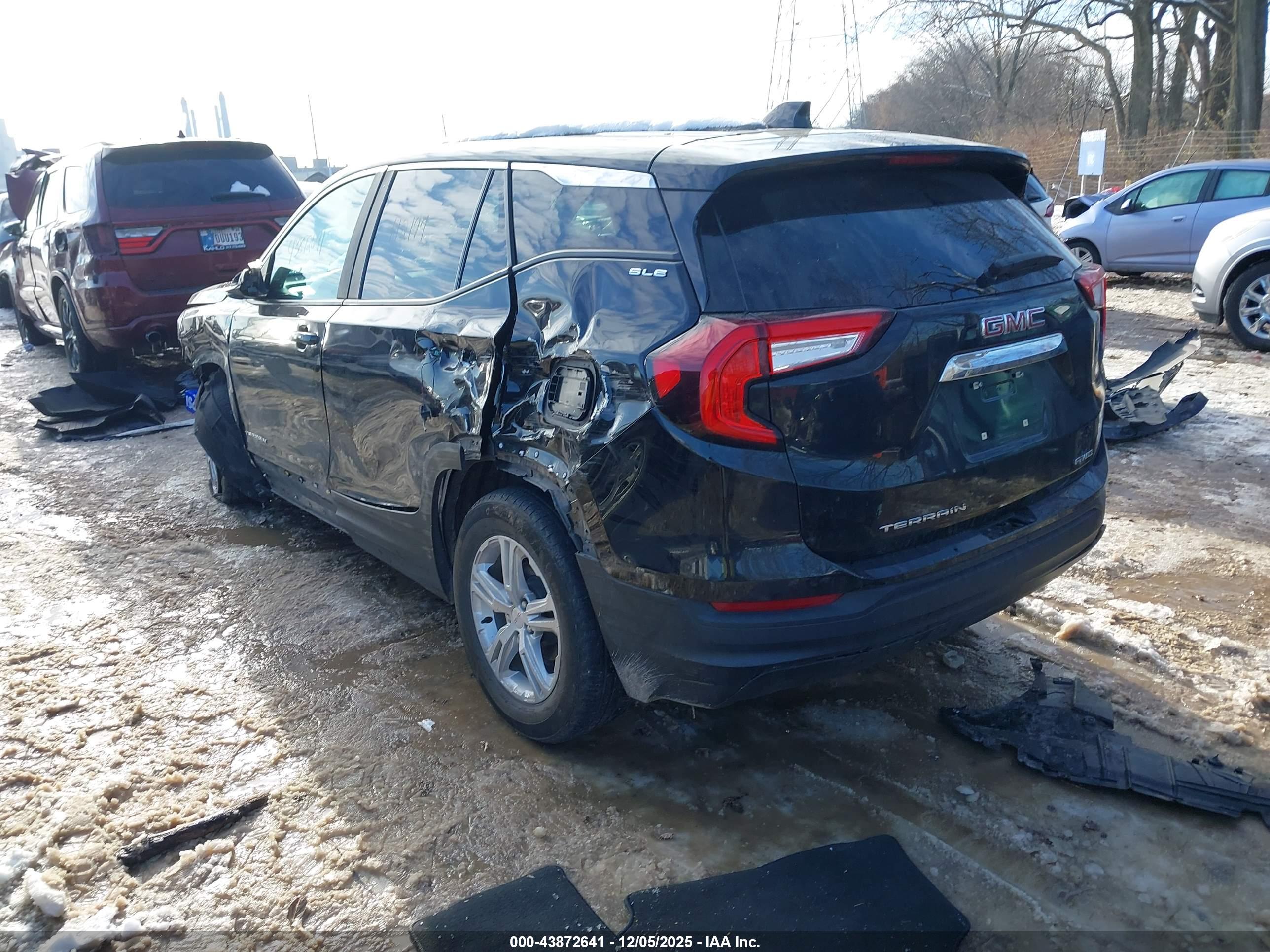 GMC TERRAIN image 3