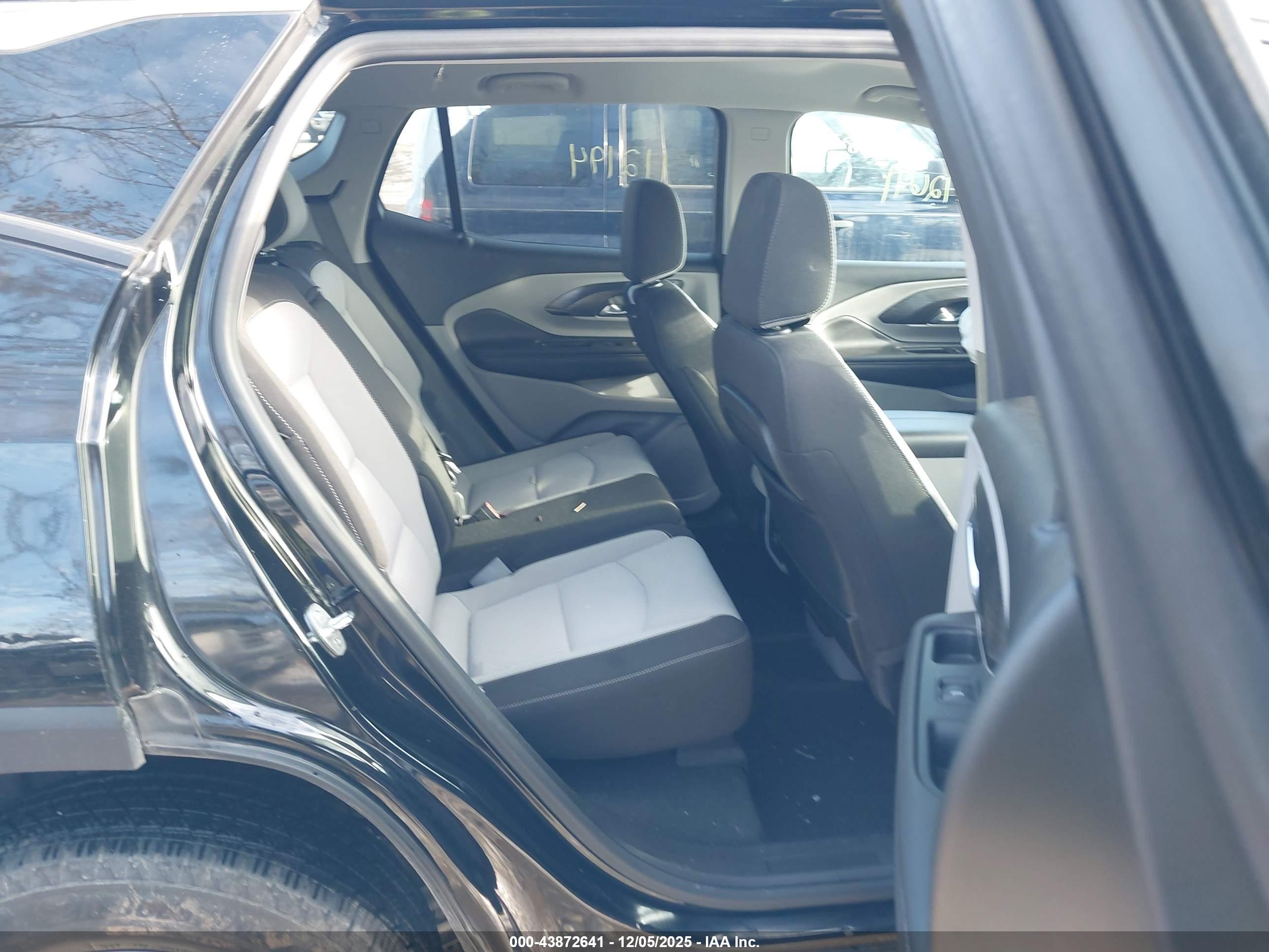 GMC TERRAIN image 8