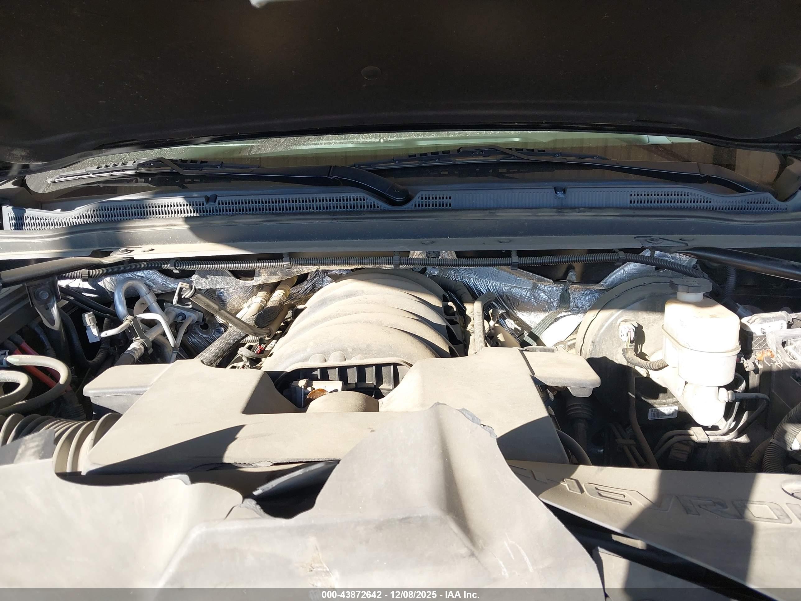 CHEVROLET TAHOE image 10