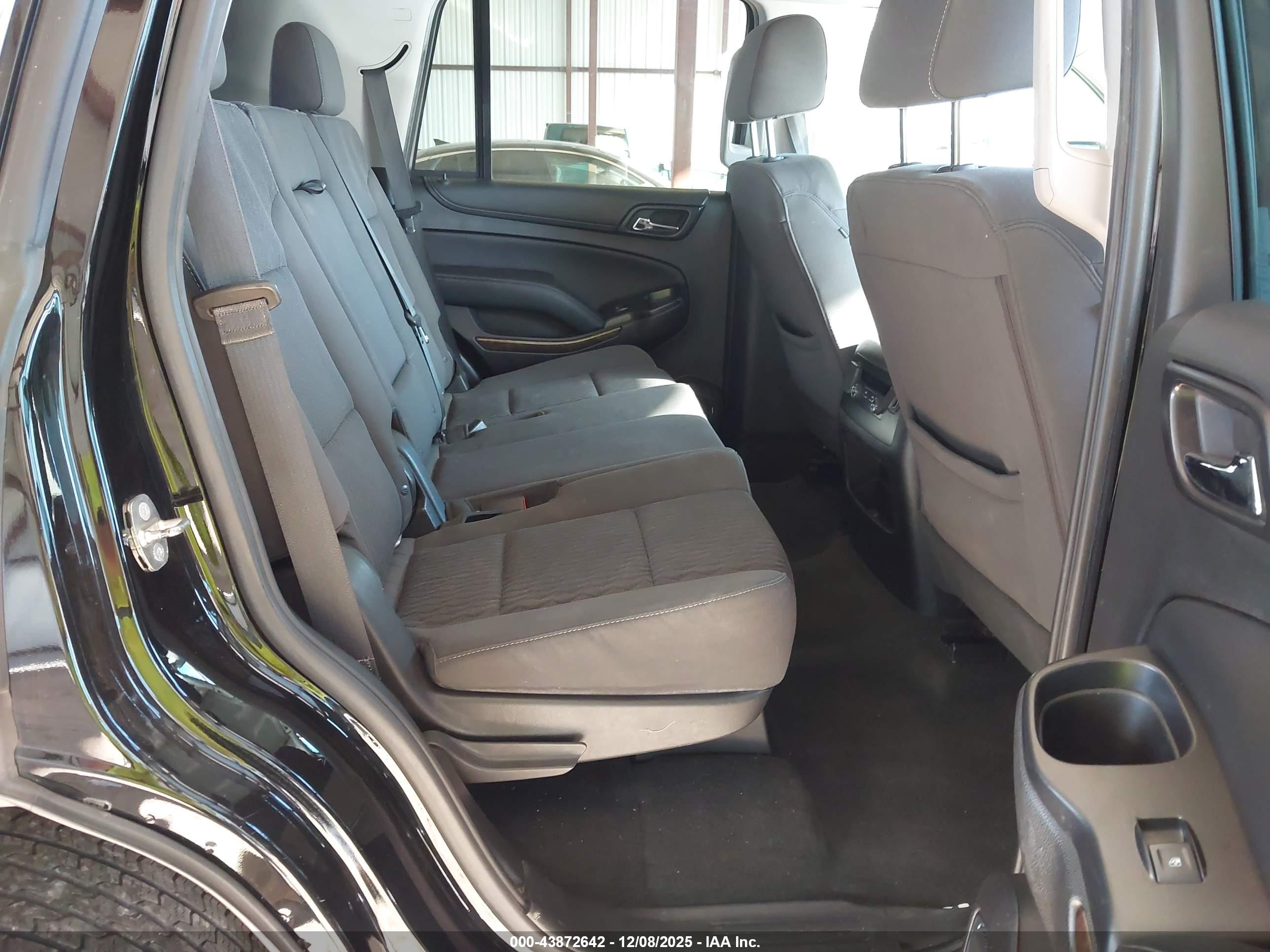 CHEVROLET TAHOE image 8