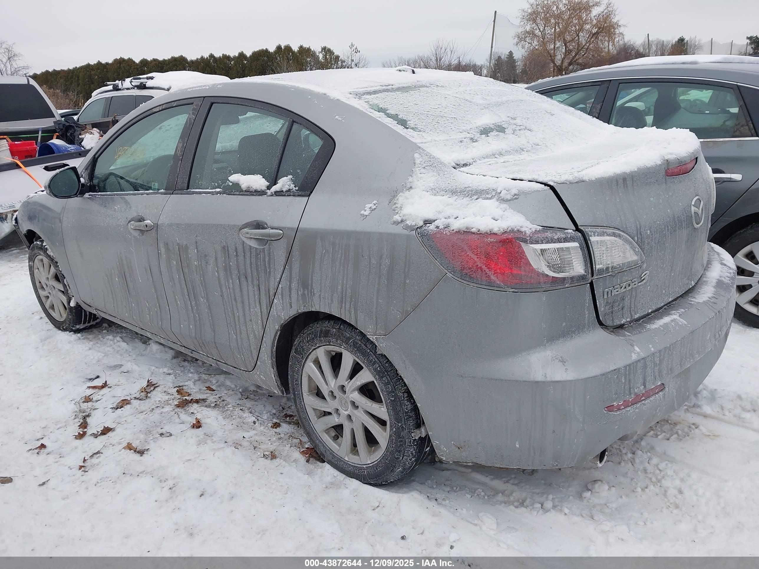 MAZDA MAZDA3 image 3