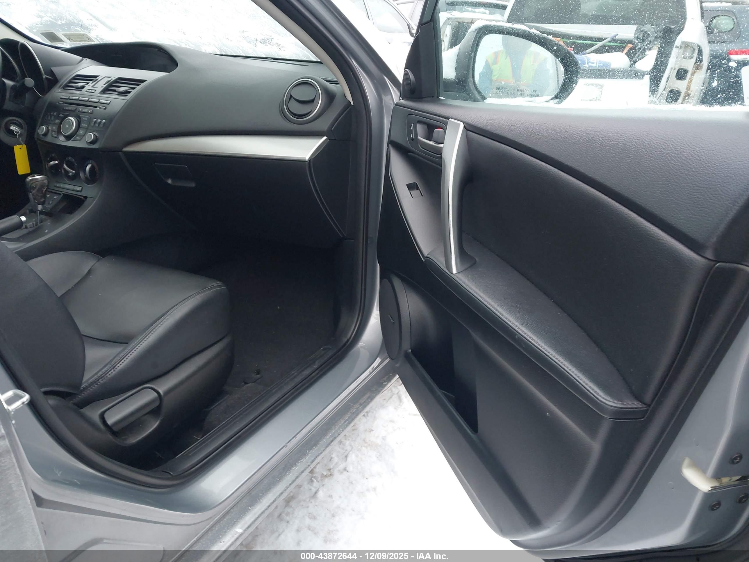 MAZDA MAZDA3 image 5