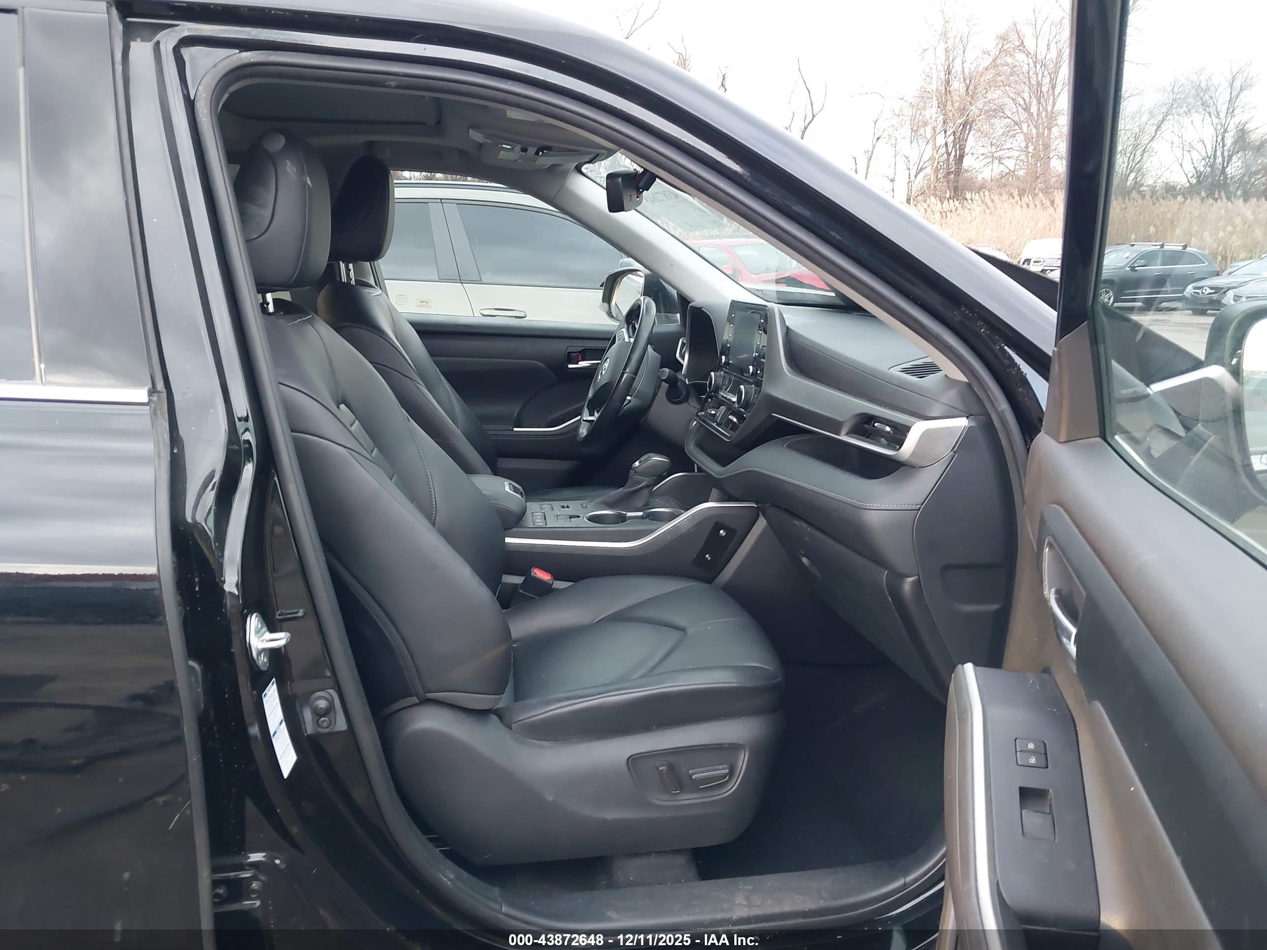 TOYOTA HIGHLANDER image 5