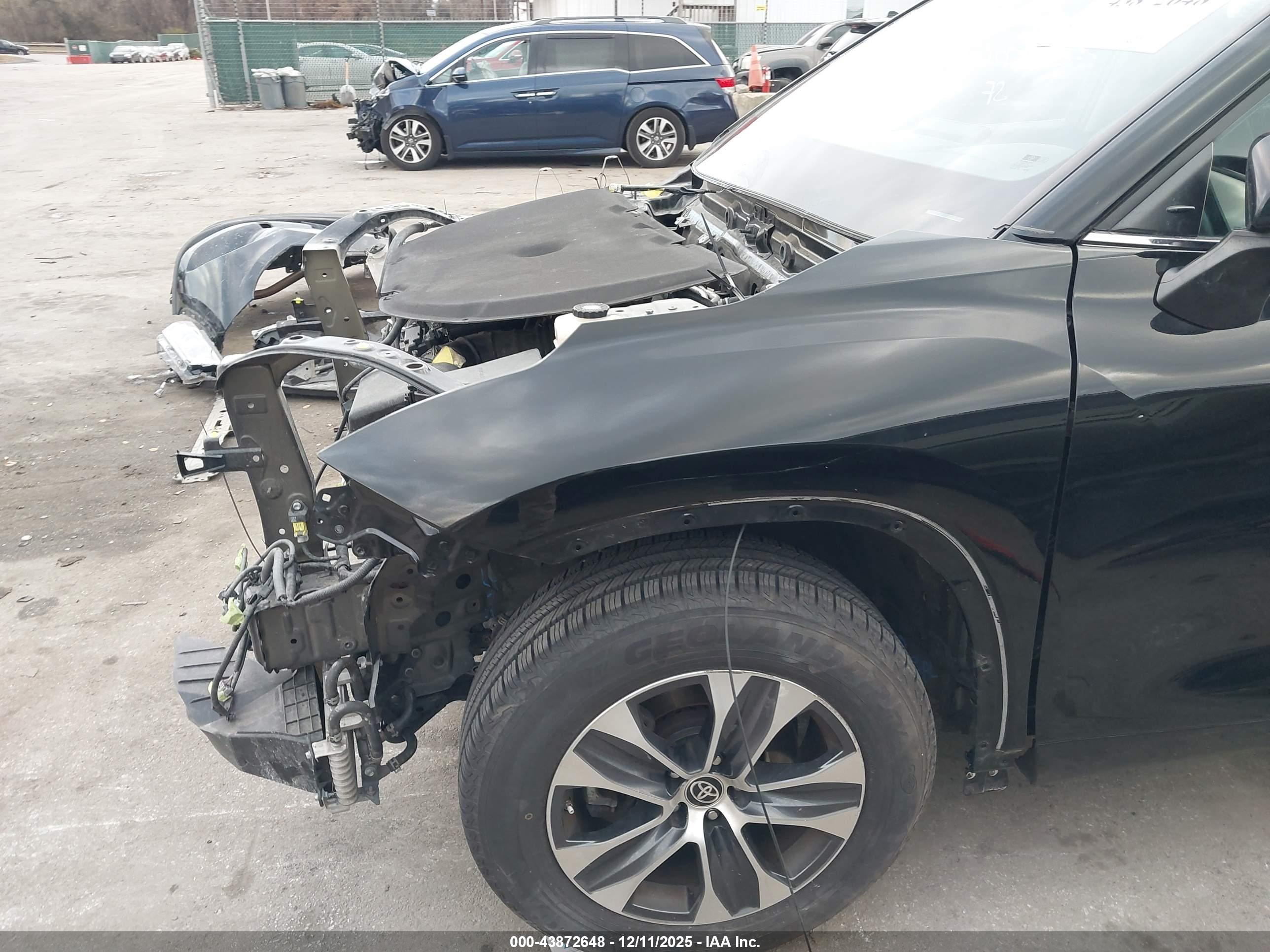 TOYOTA HIGHLANDER image 6