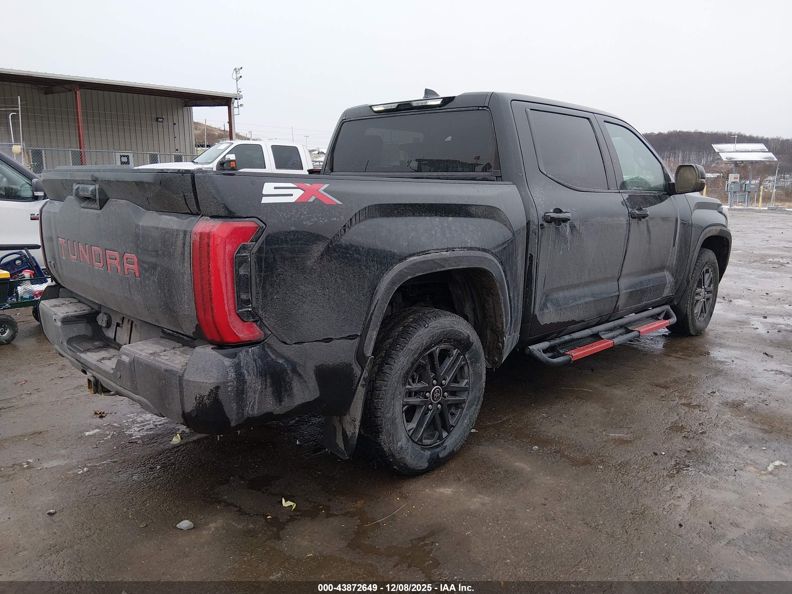 TOYOTA TUNDRA image 4