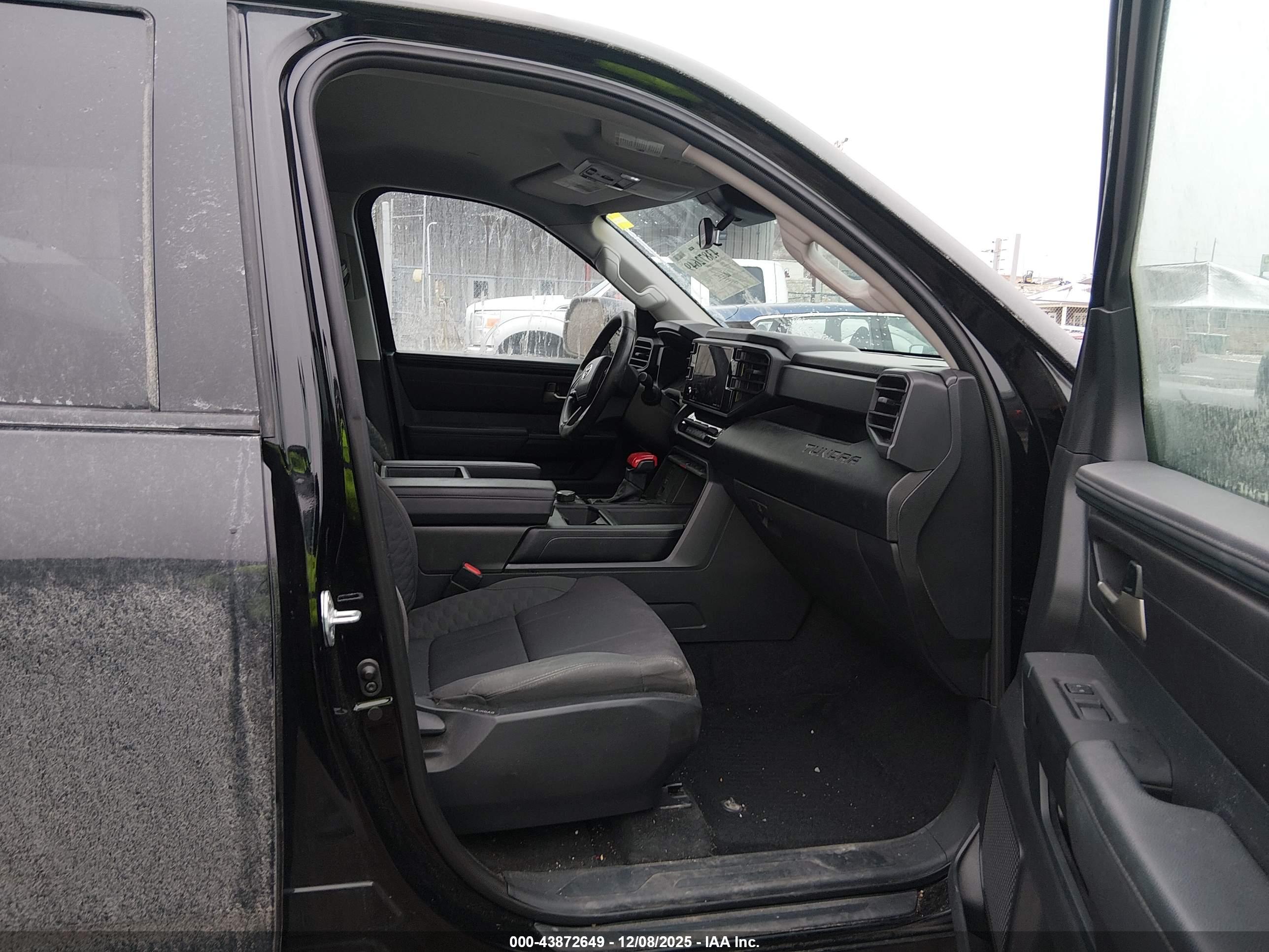 TOYOTA TUNDRA image 5