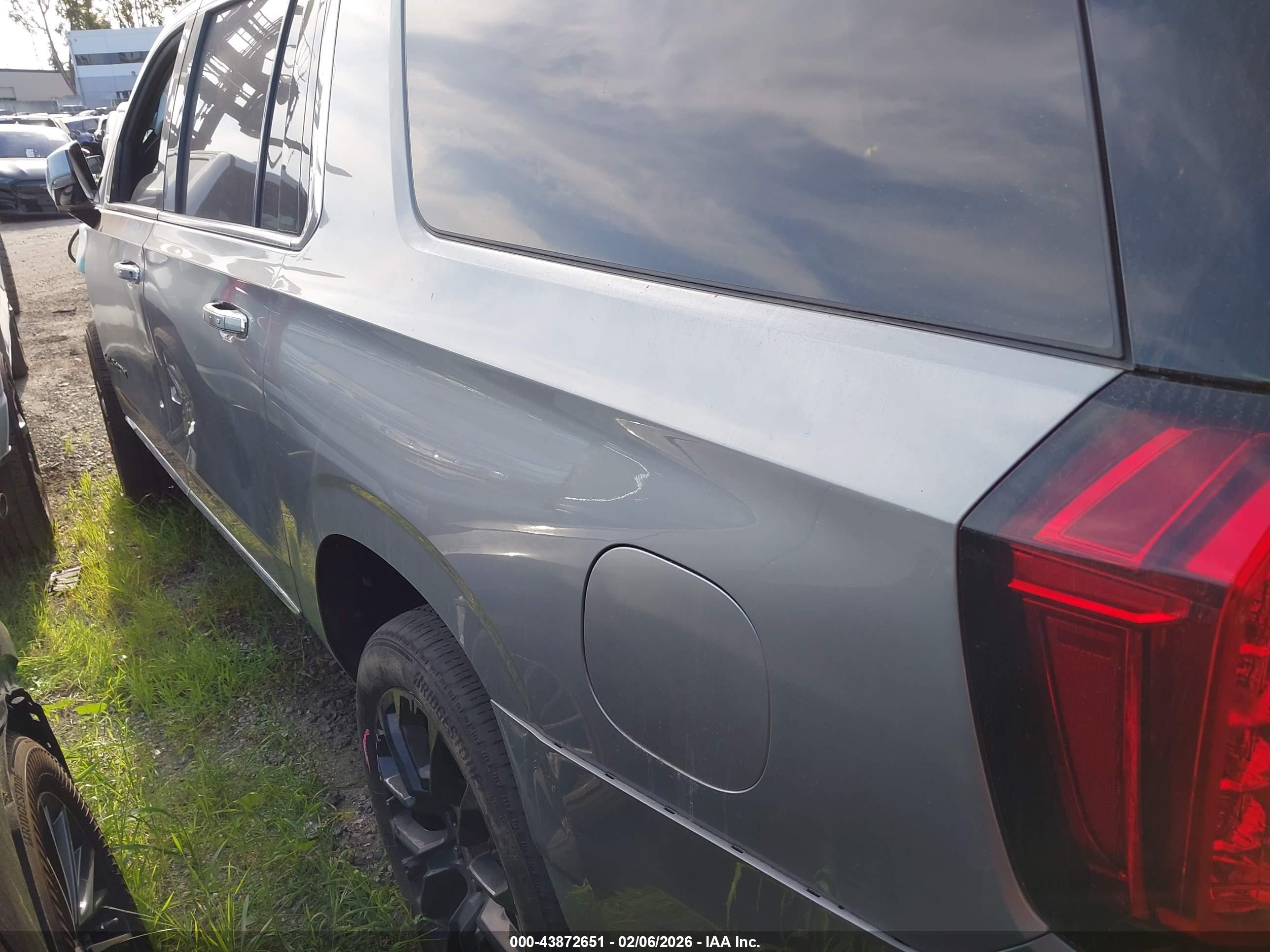 GMC YUKON image 3