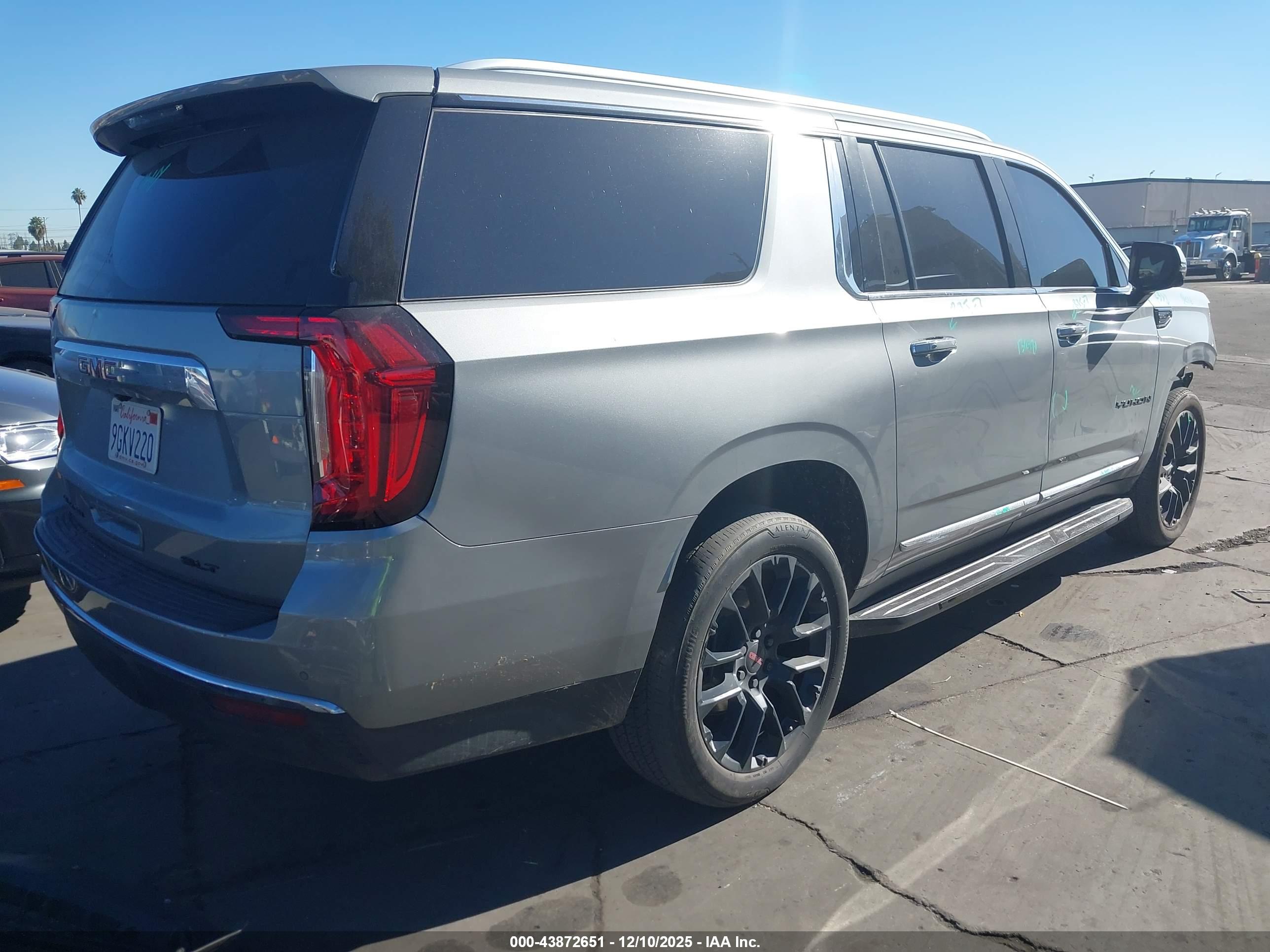 GMC YUKON image 4