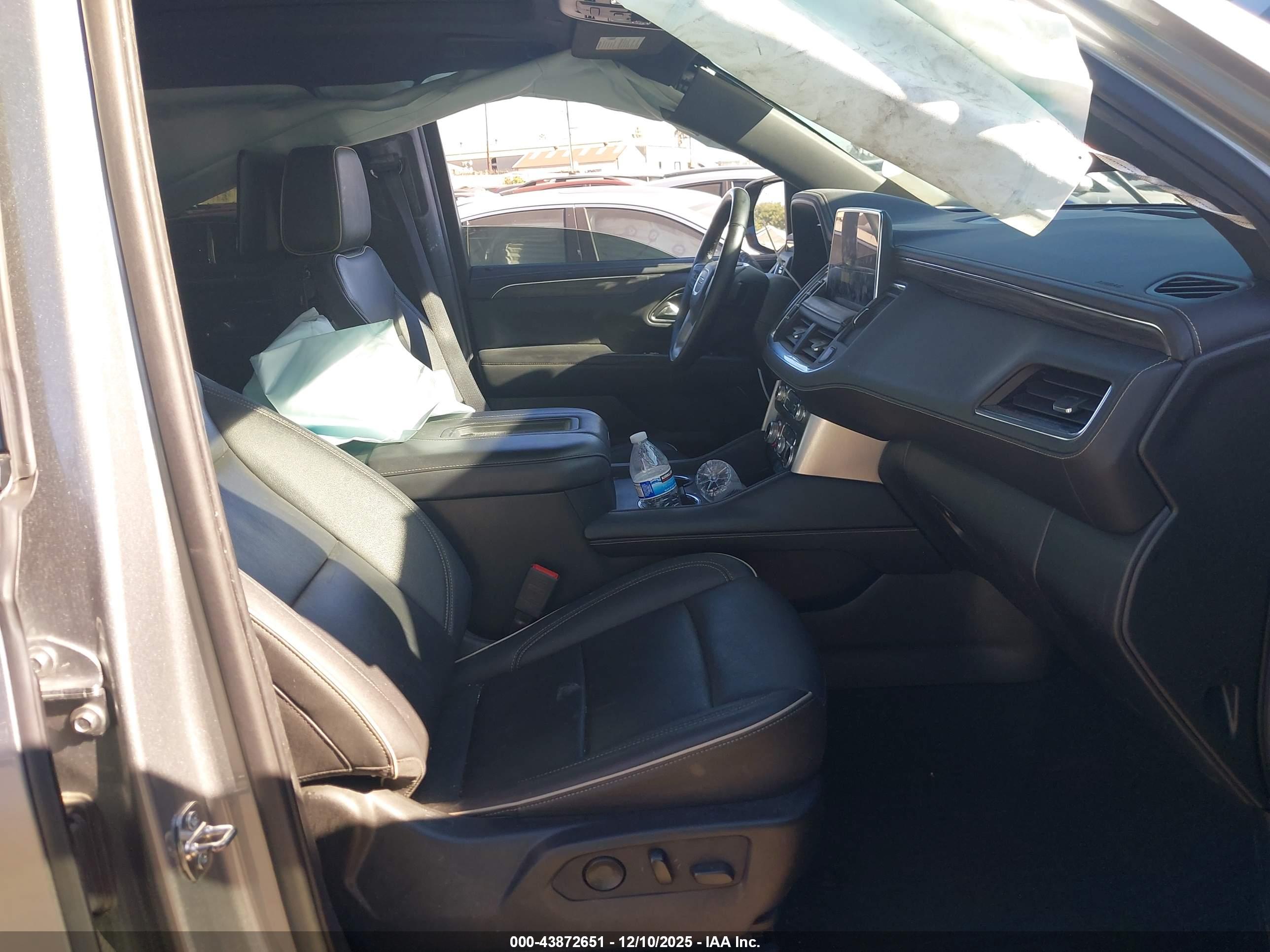 GMC YUKON image 5