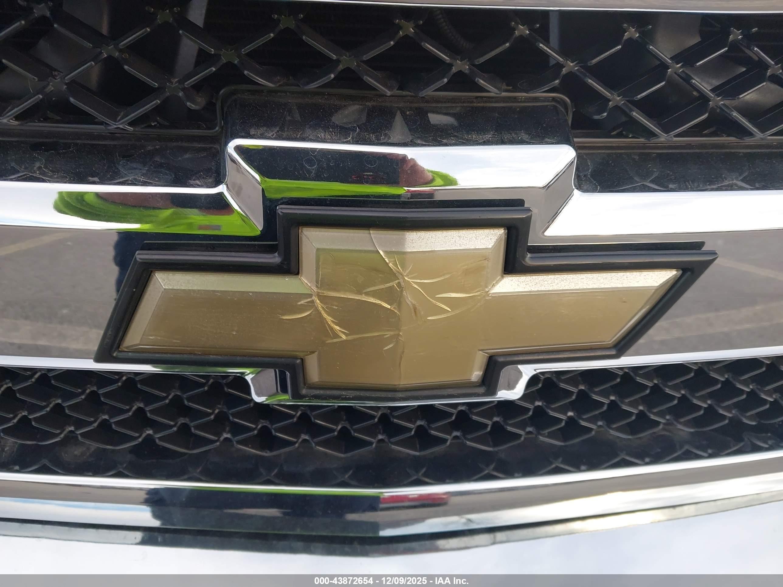 CHEVROLET SILVERADO image 6