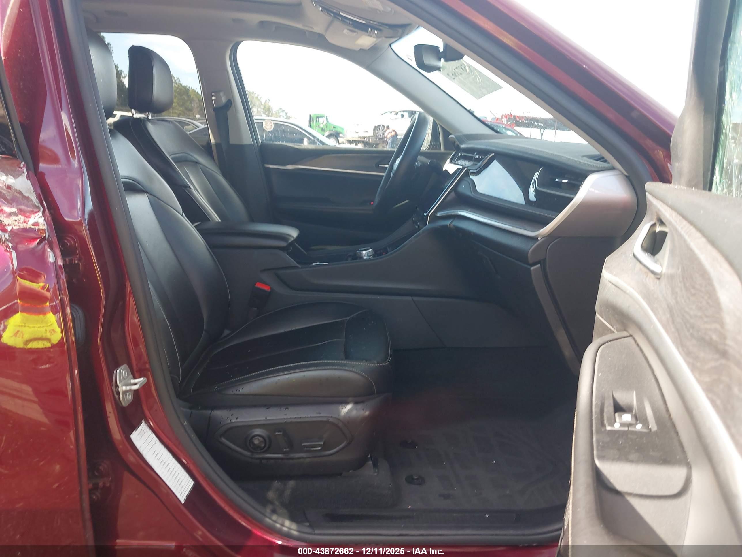 JEEP GRAND image 5