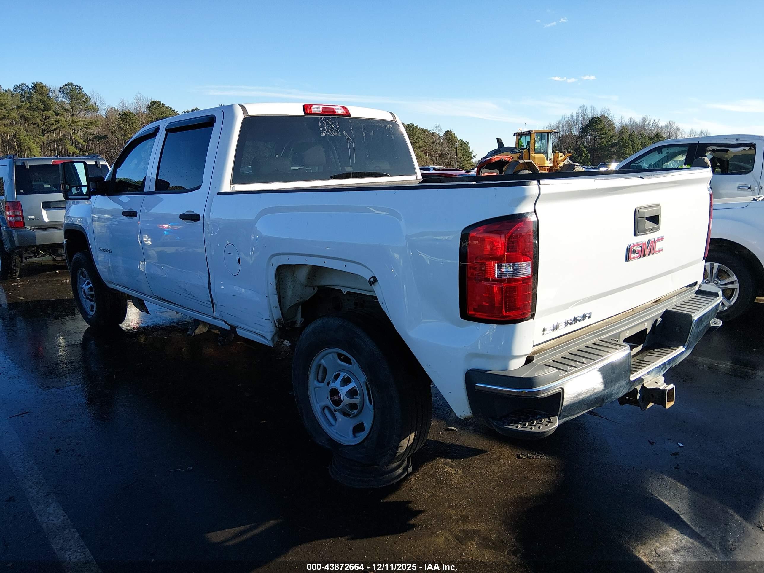 GMC SIERRA image 3