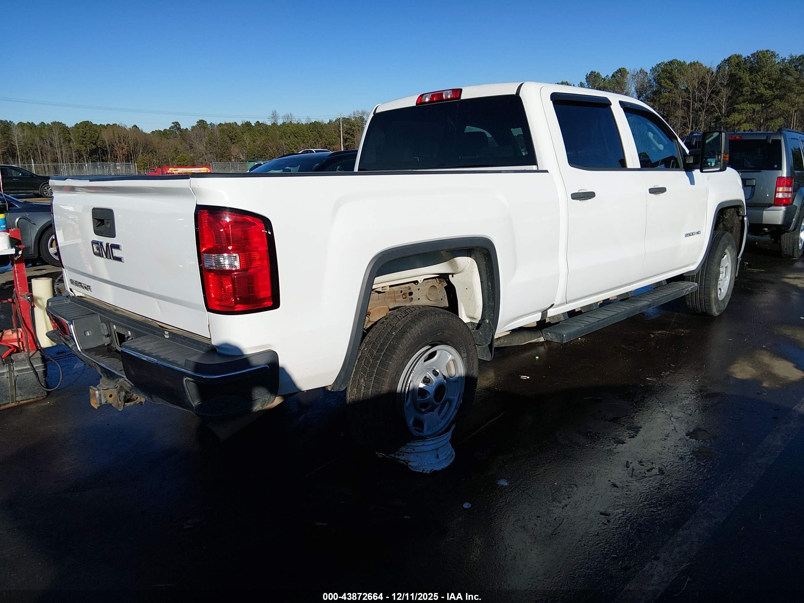 GMC SIERRA image 4