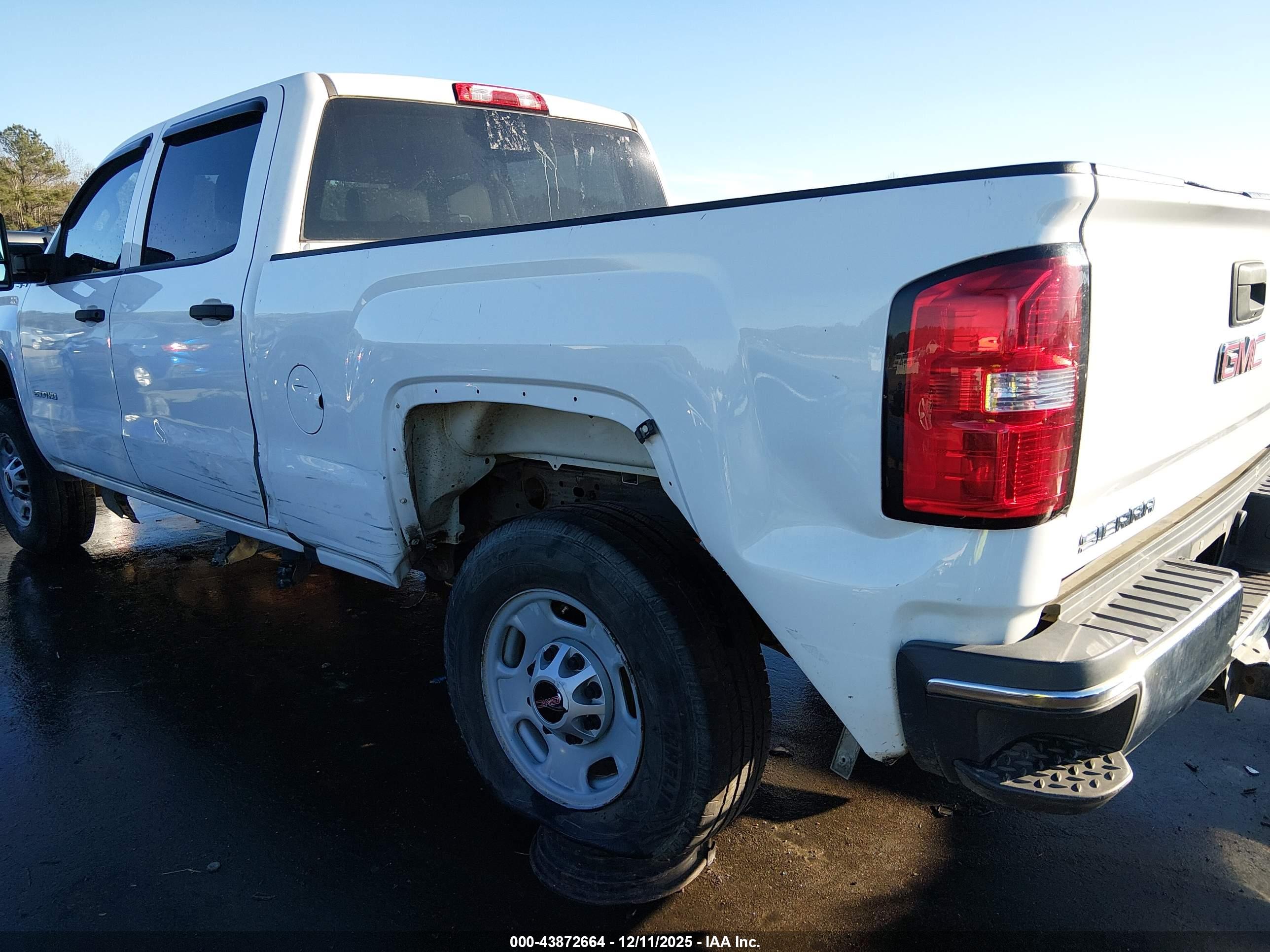 GMC SIERRA image 6