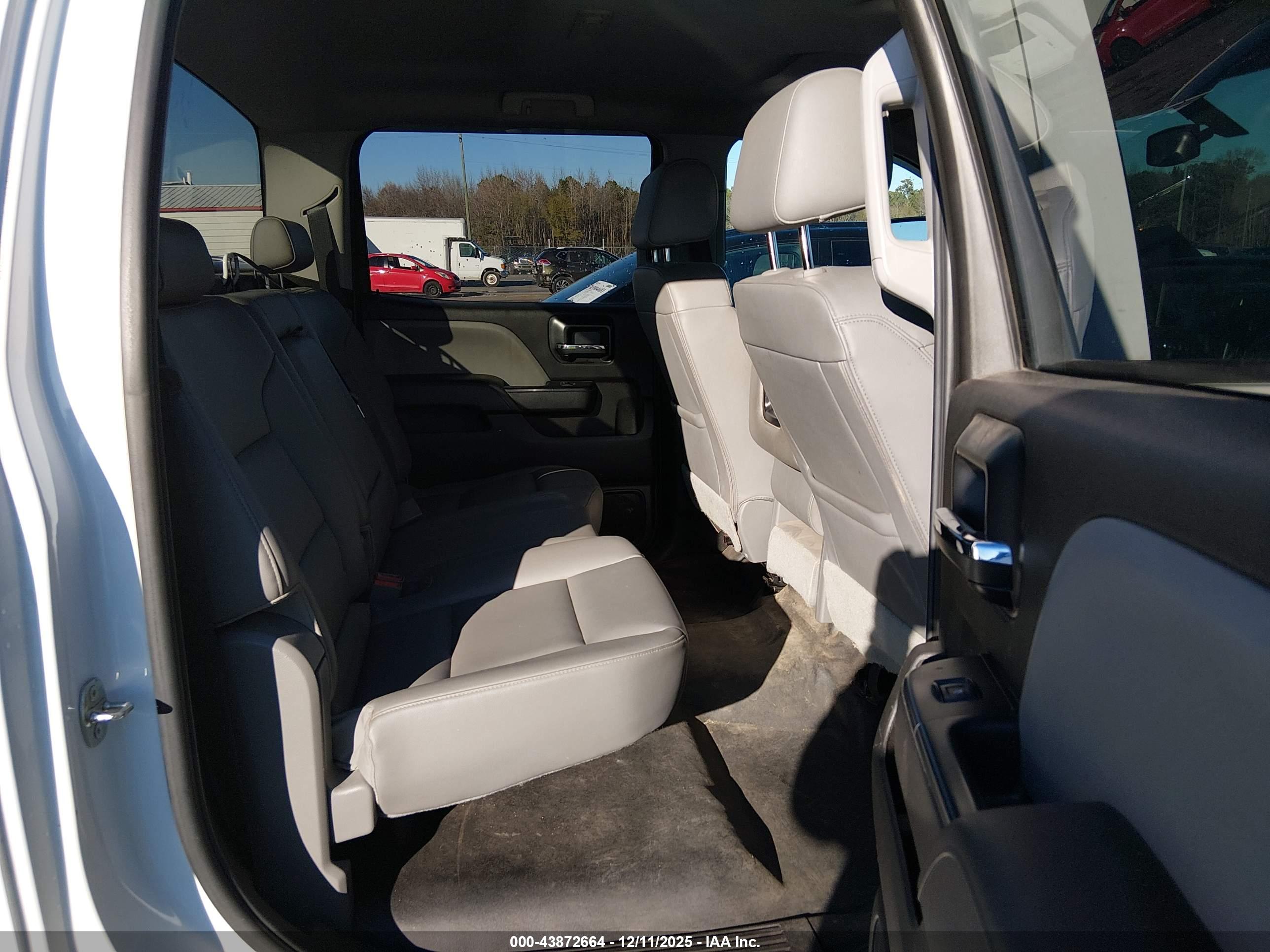 GMC SIERRA image 8