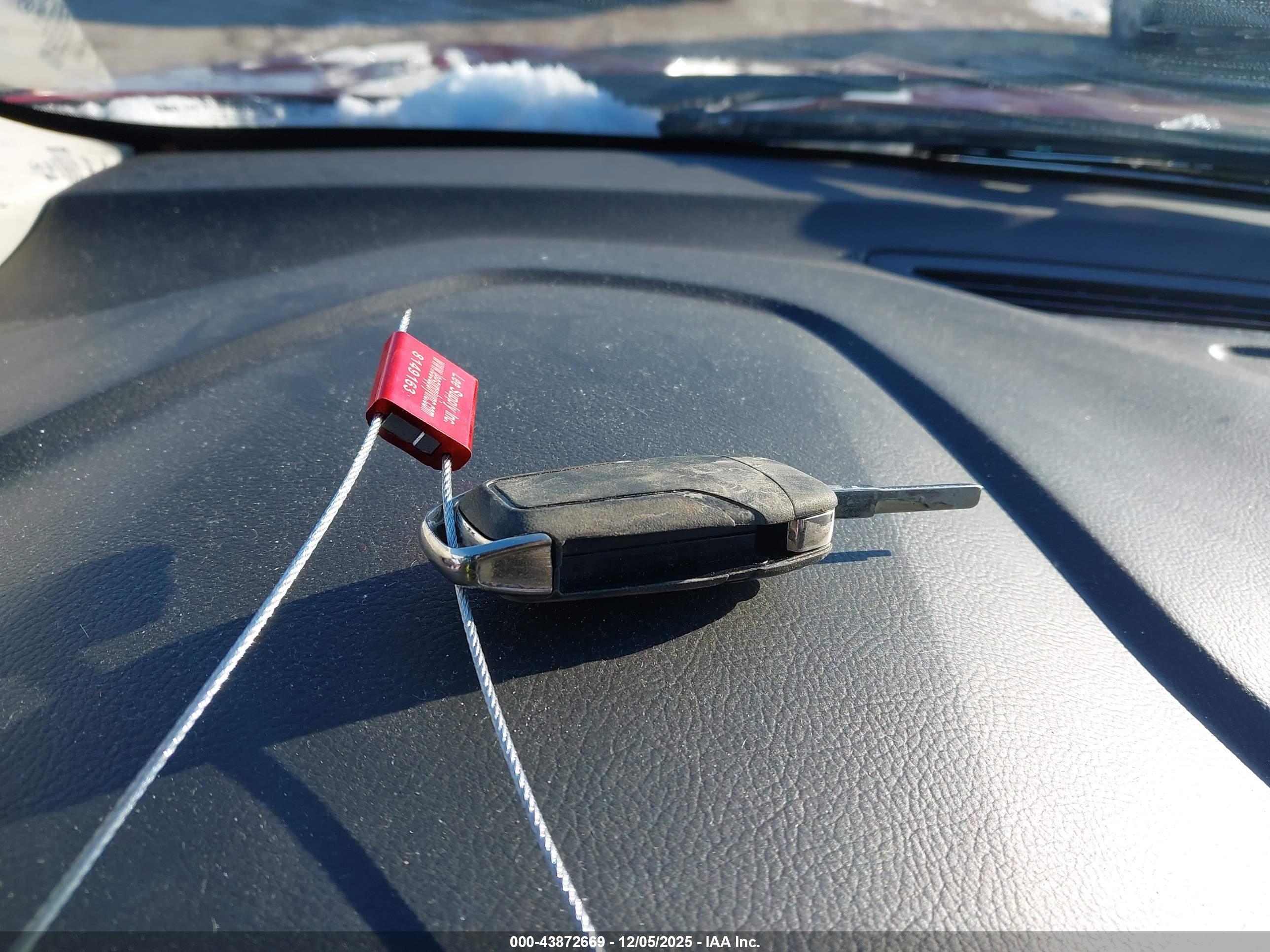 FORD FUSION image 11