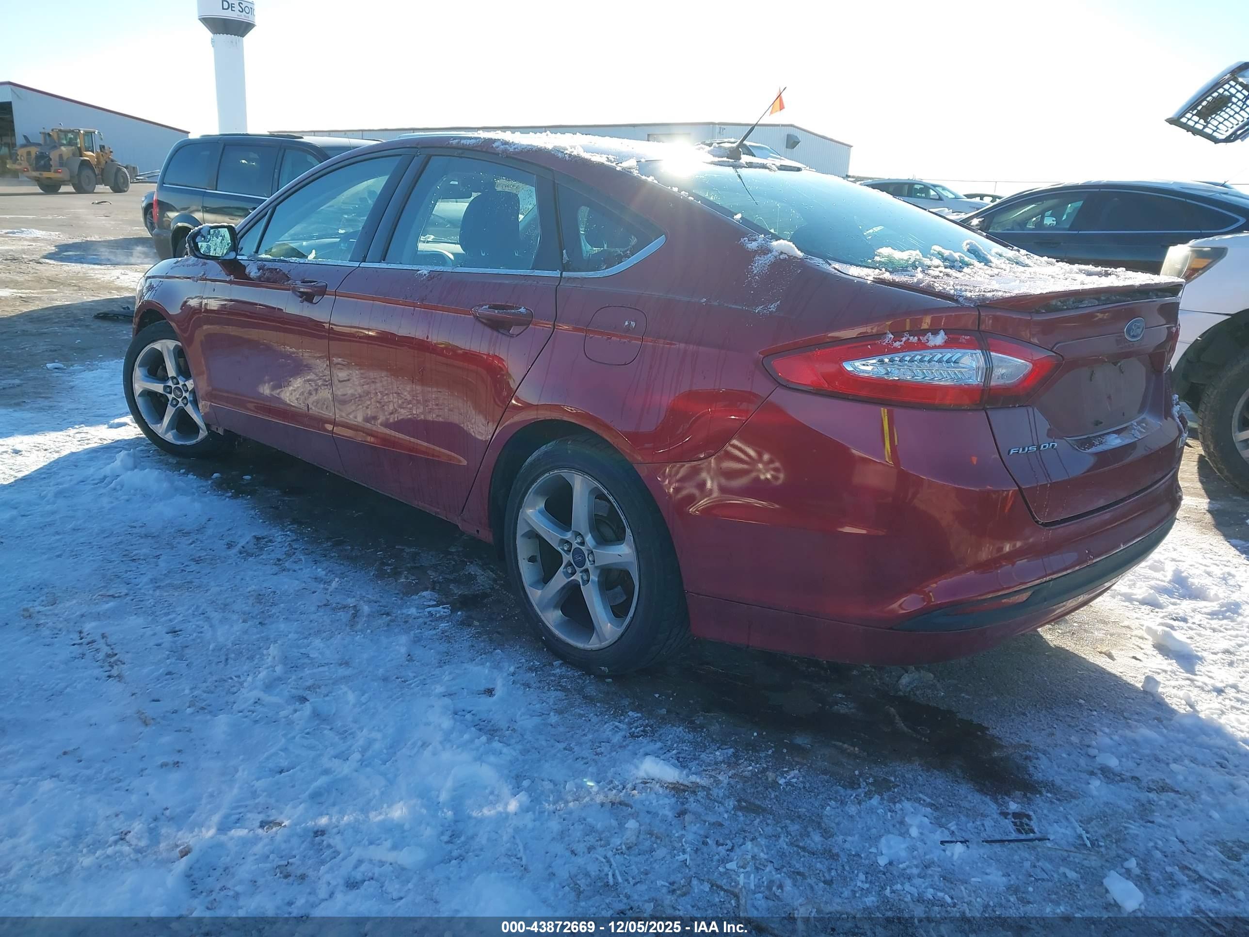 FORD FUSION image 3