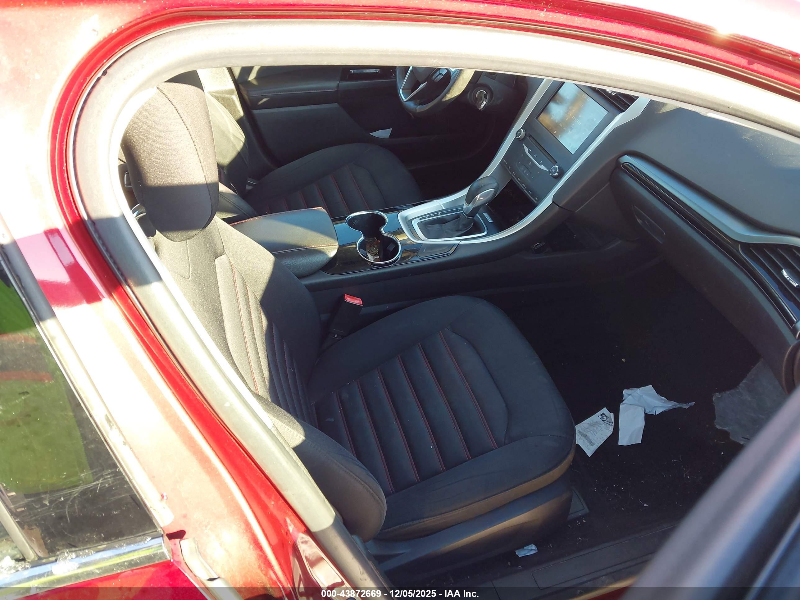 FORD FUSION image 5