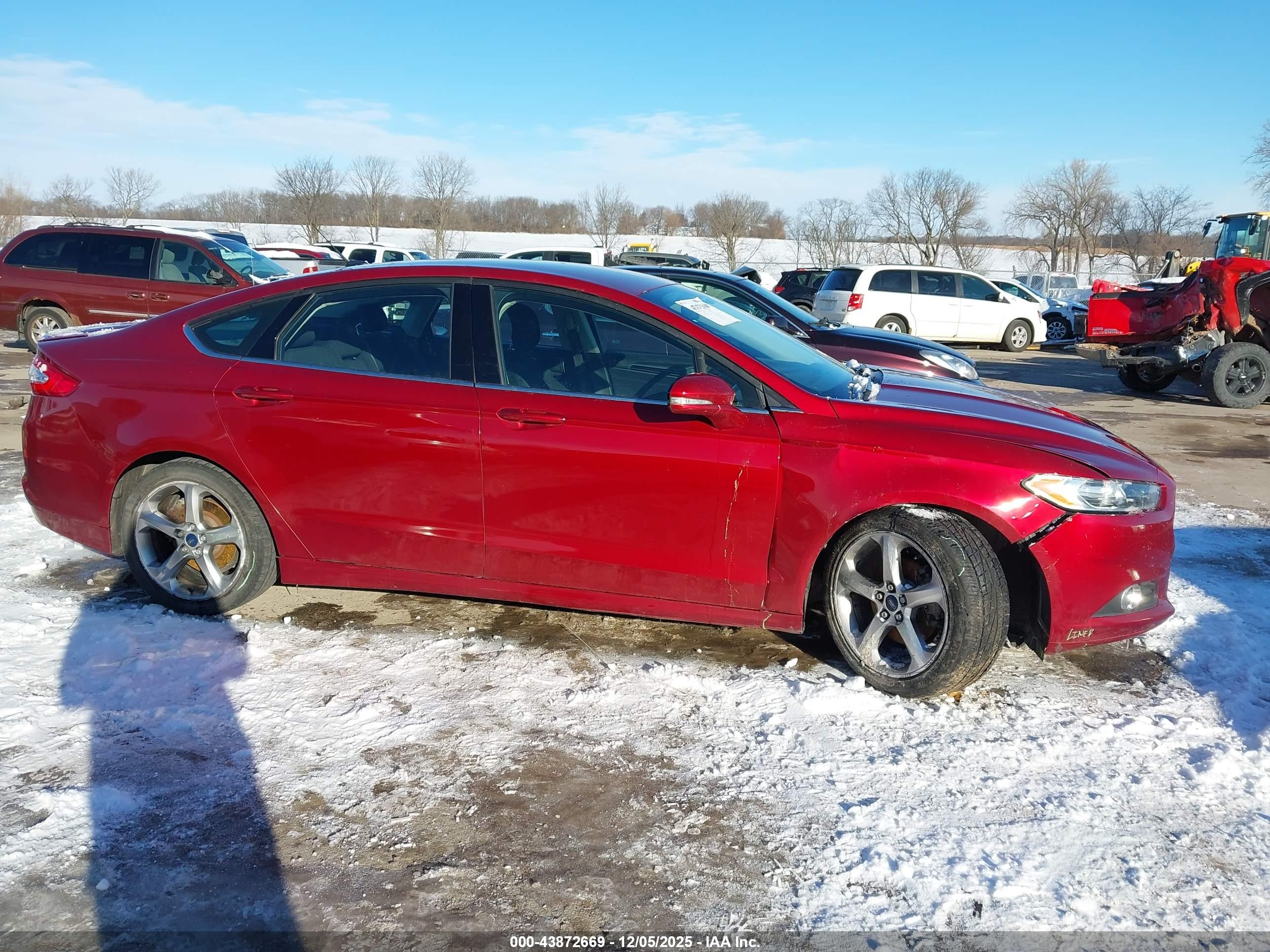 FORD FUSION image 6