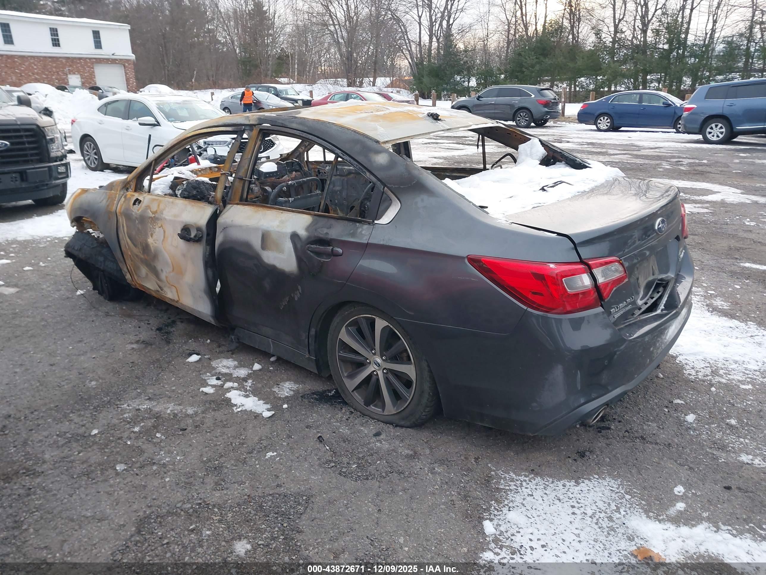 SUBARU LEGACY image 3