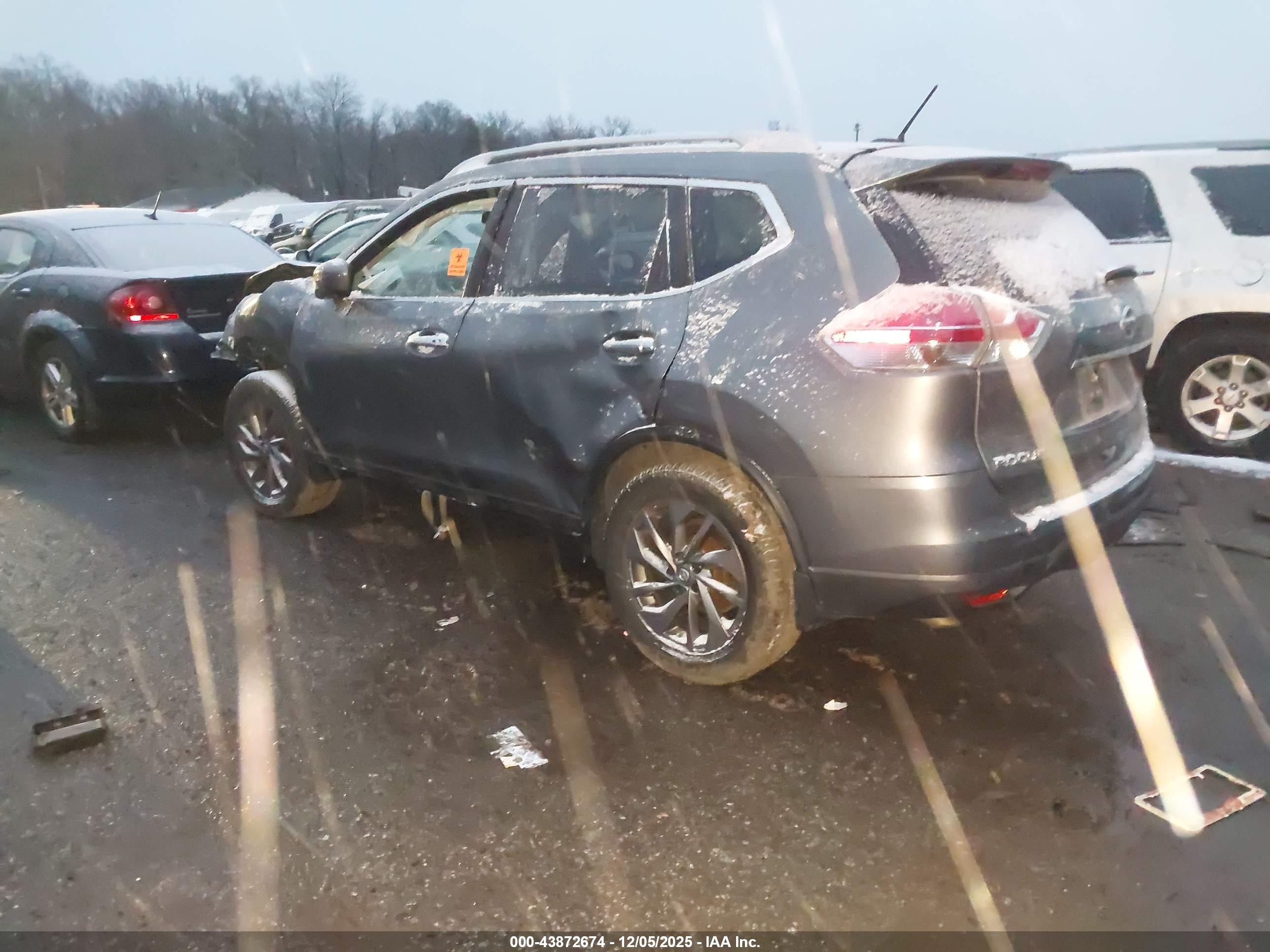 NISSAN ROGUE image 3