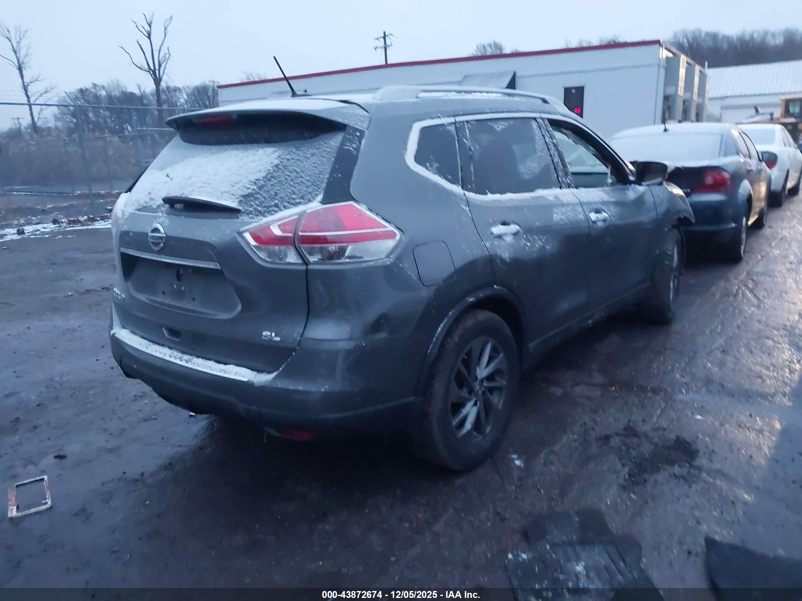 NISSAN ROGUE image 4