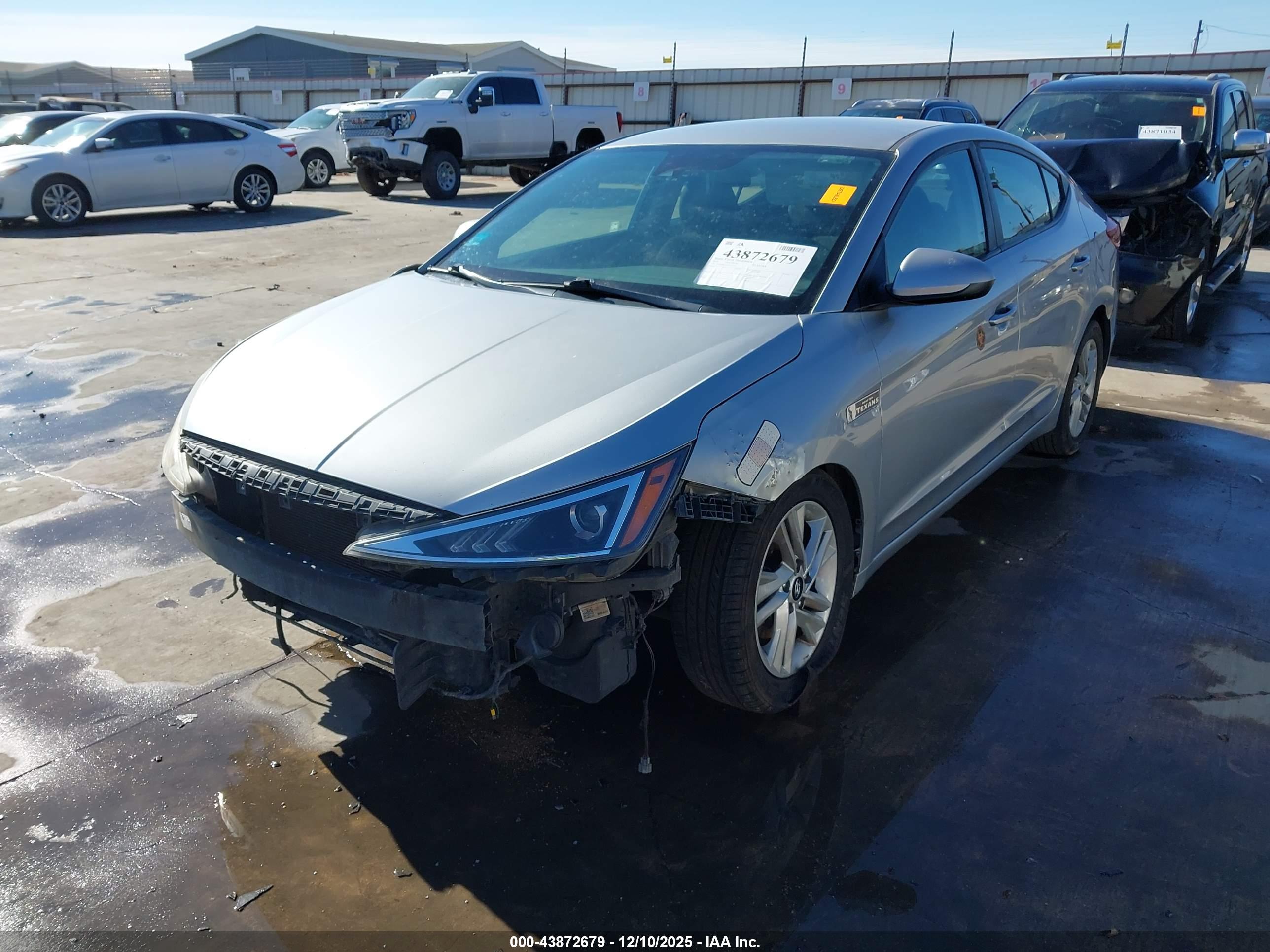 HYUNDAI ELANTRA image 2