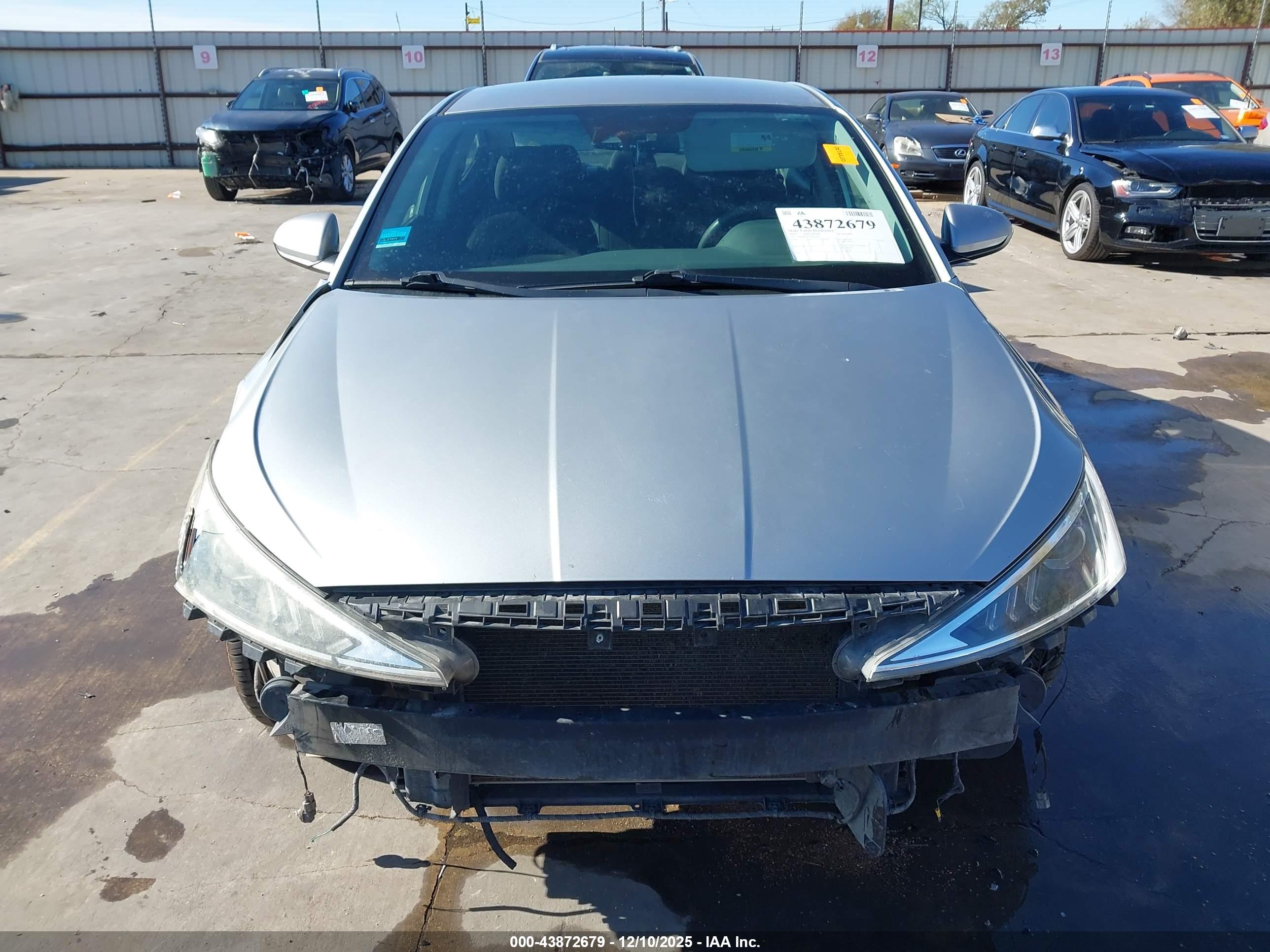 HYUNDAI ELANTRA image 6
