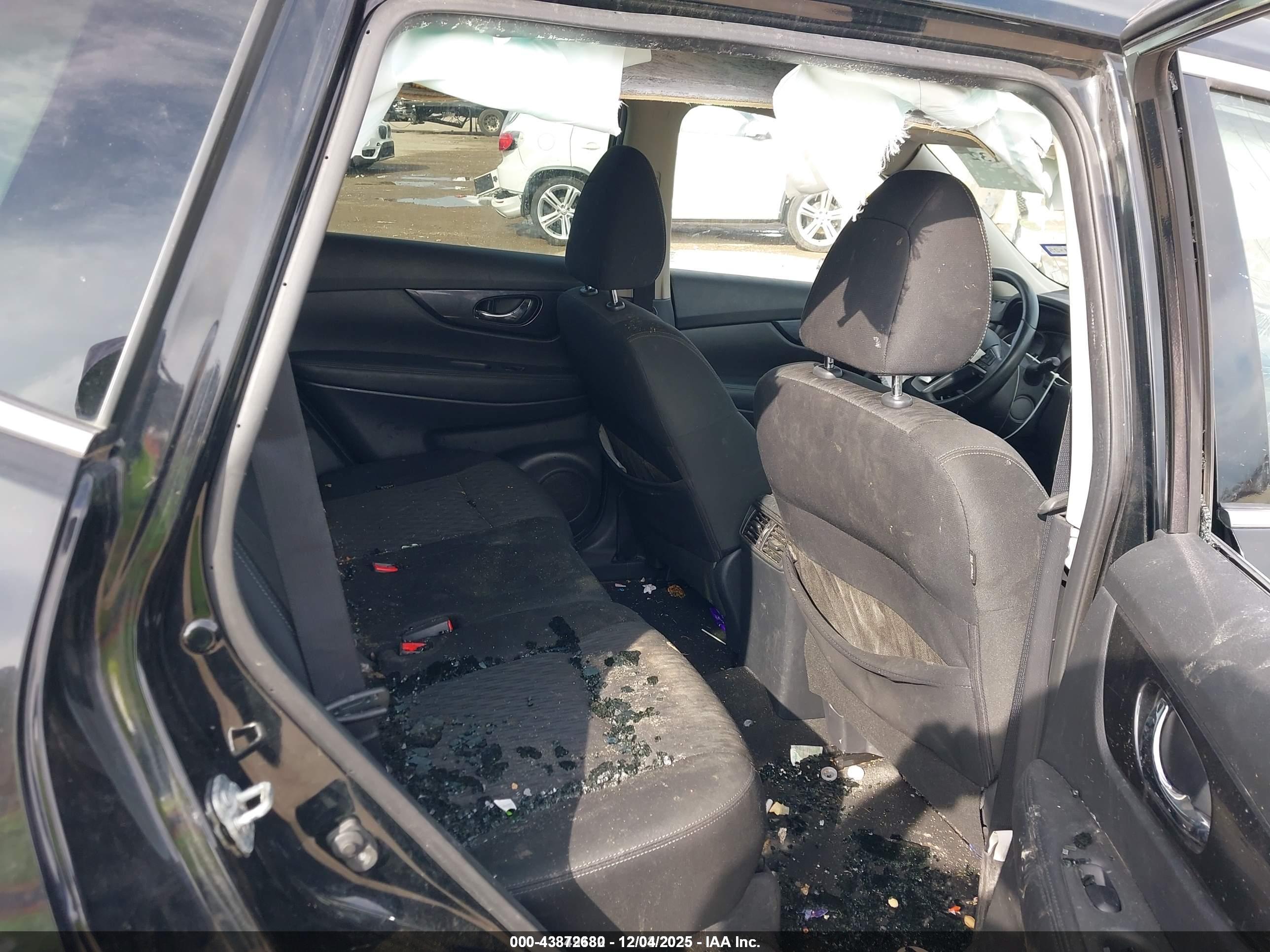 NISSAN ROGUE image 8