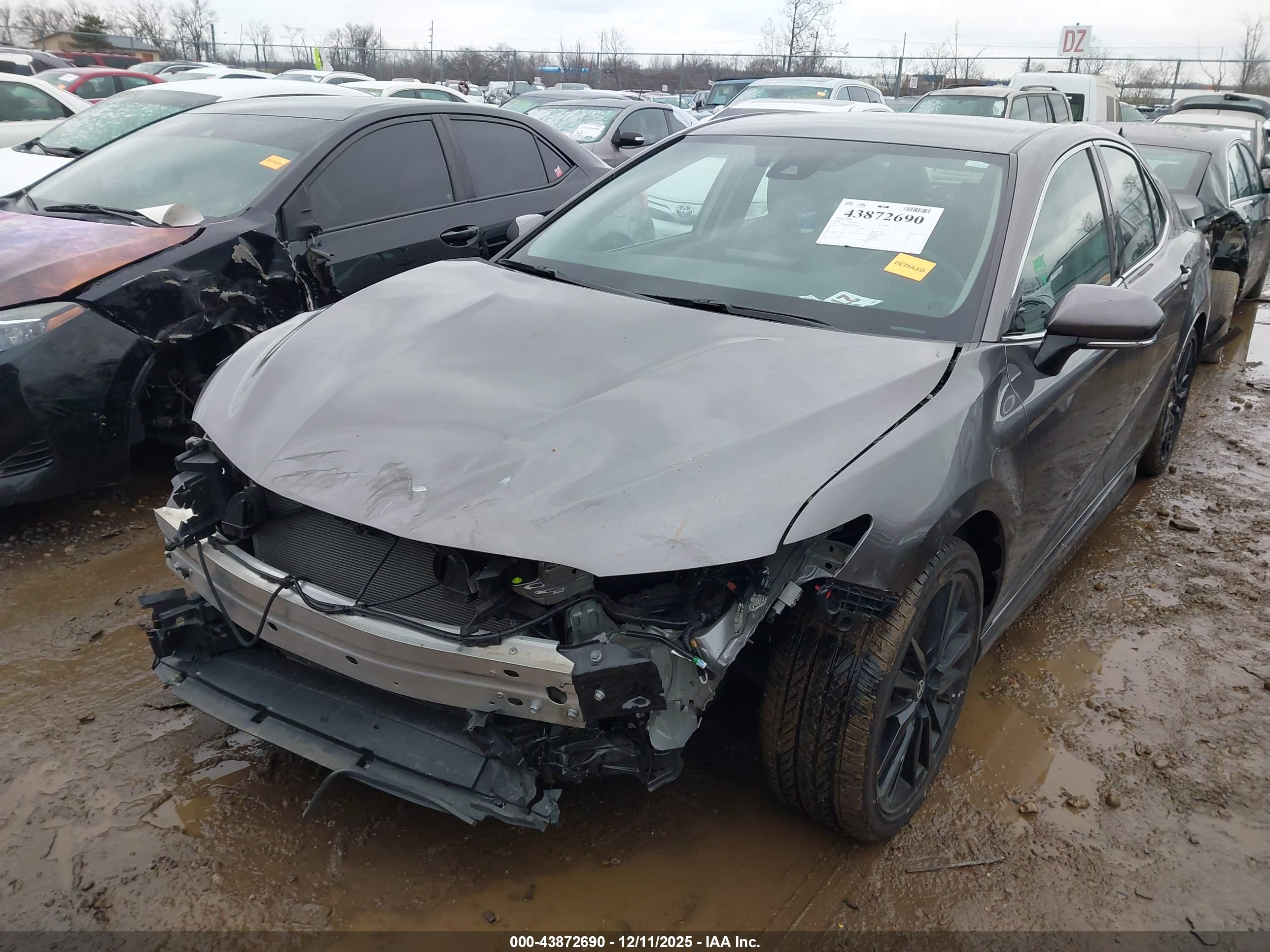 TOYOTA CAMRY image 6