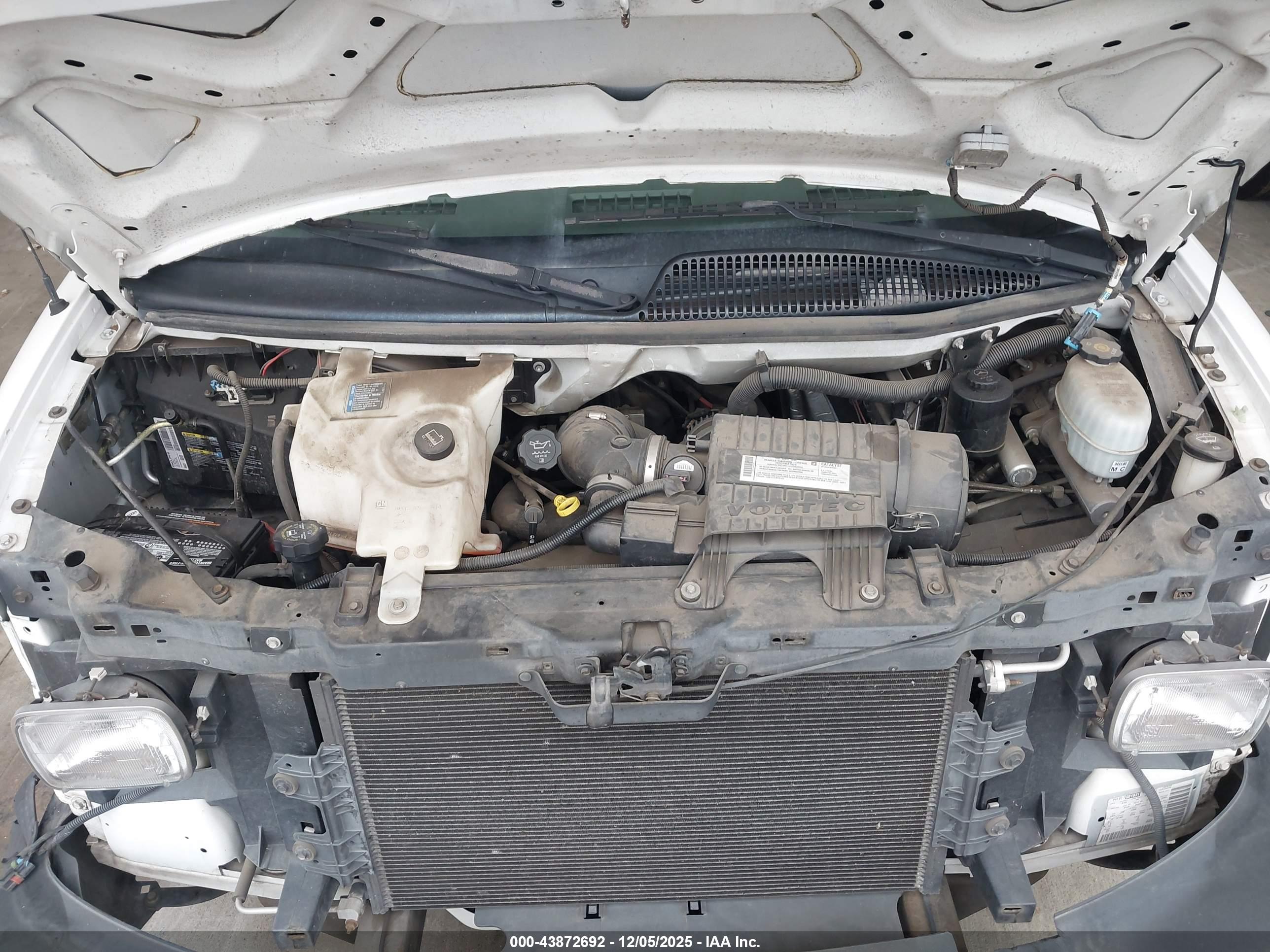 CHEVROLET EXPRESS image 10