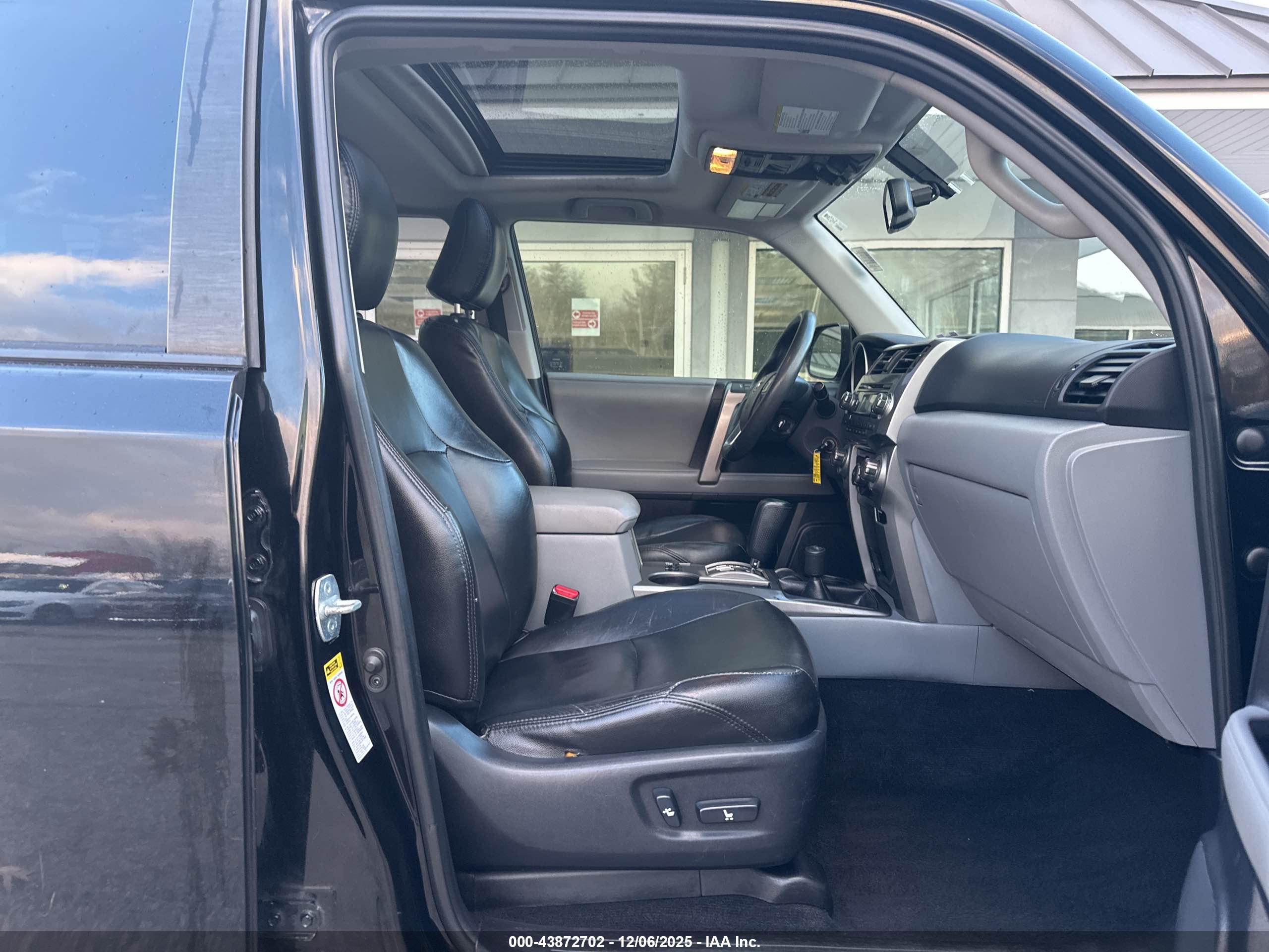 TOYOTA 4RUNNER image 5