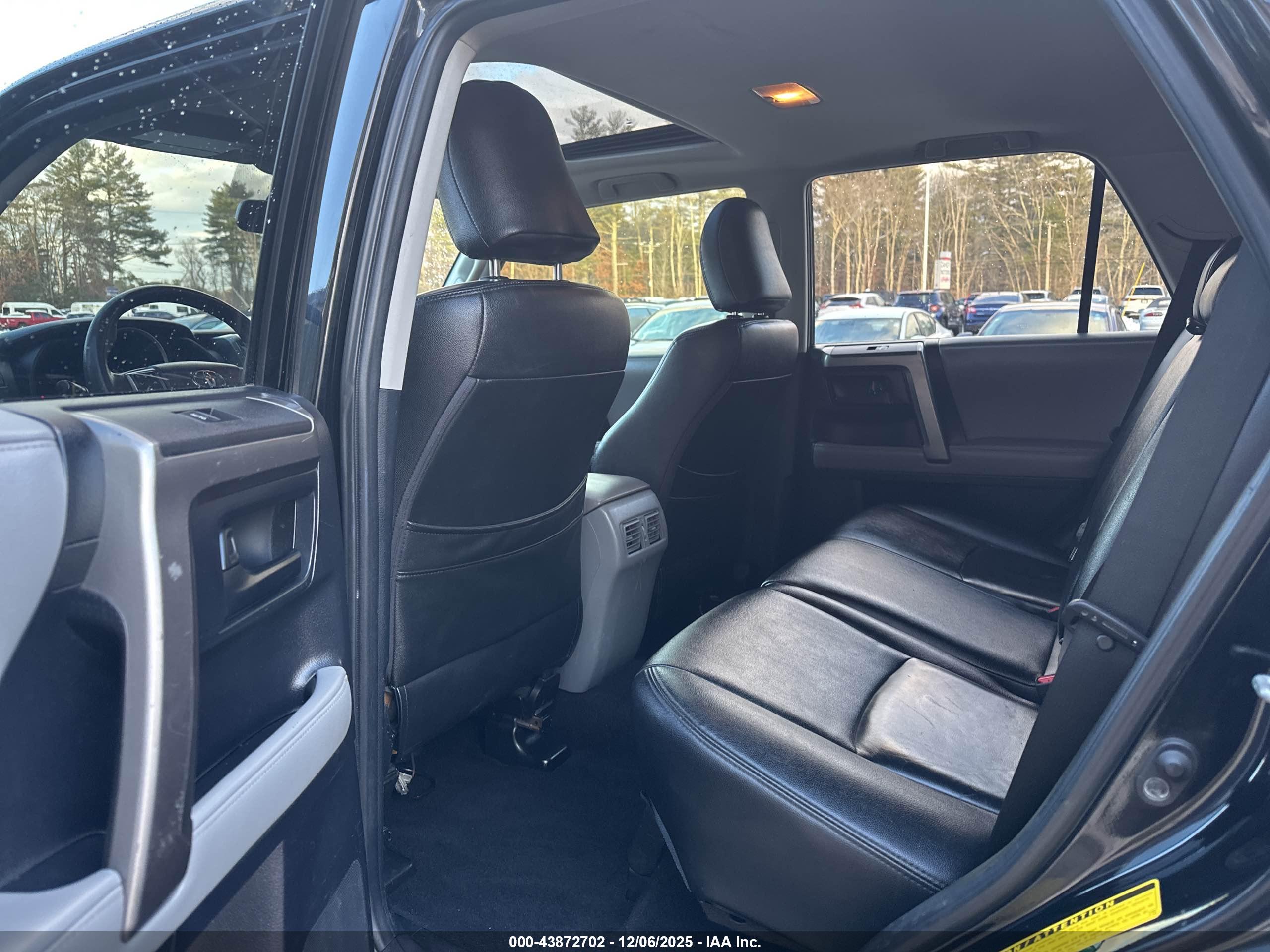 TOYOTA 4RUNNER image 8