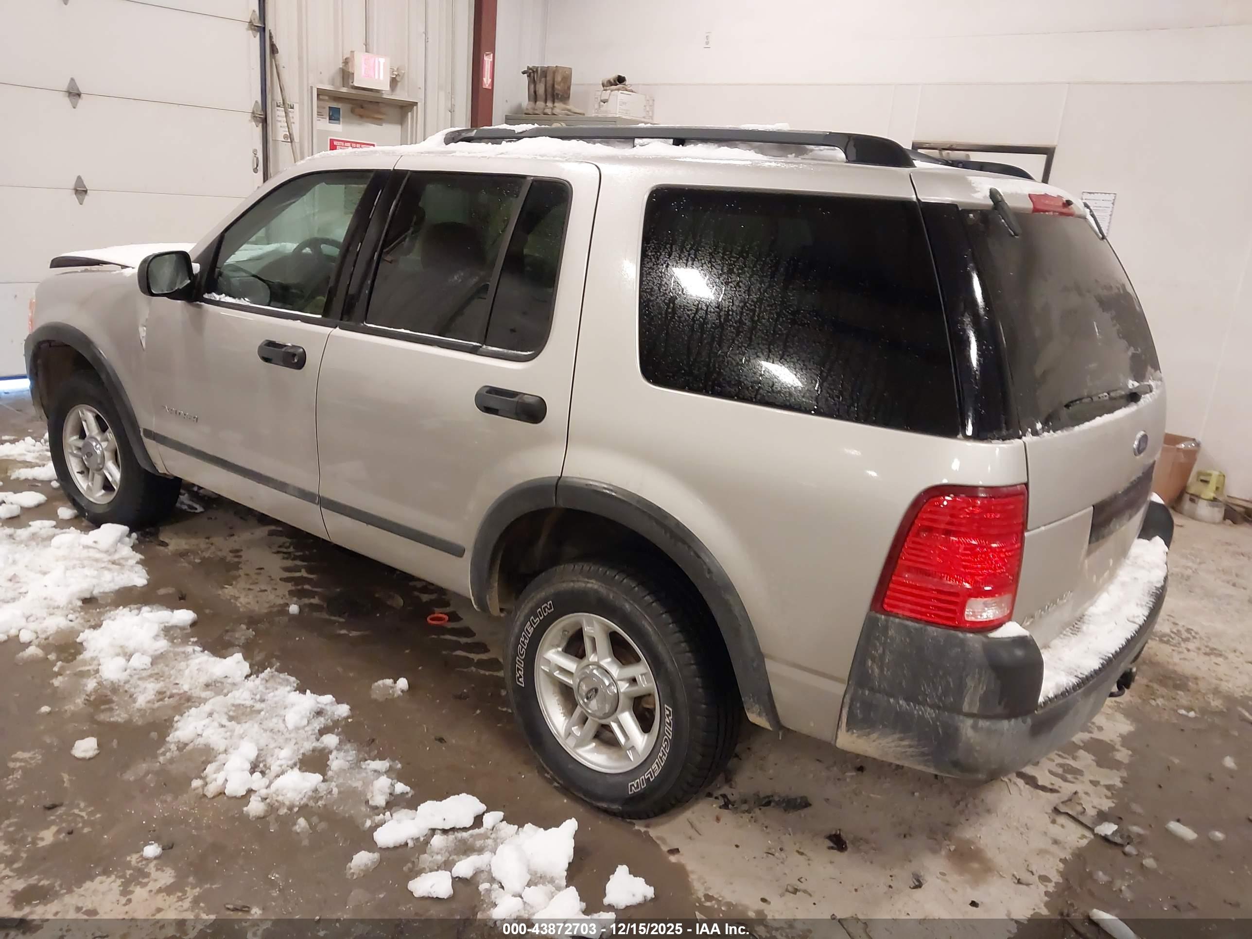 FORD EXPLORER image 3