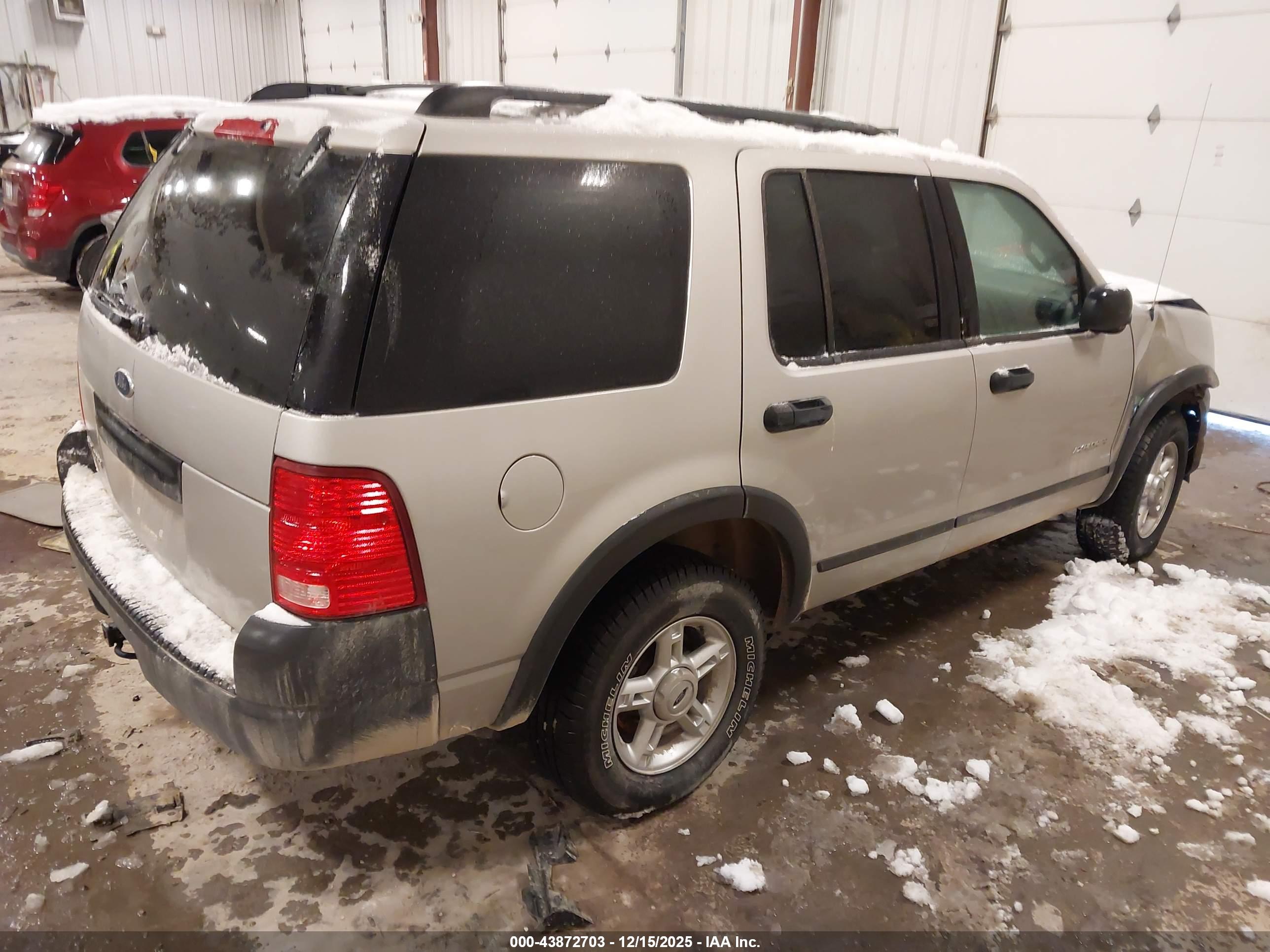 FORD EXPLORER image 4