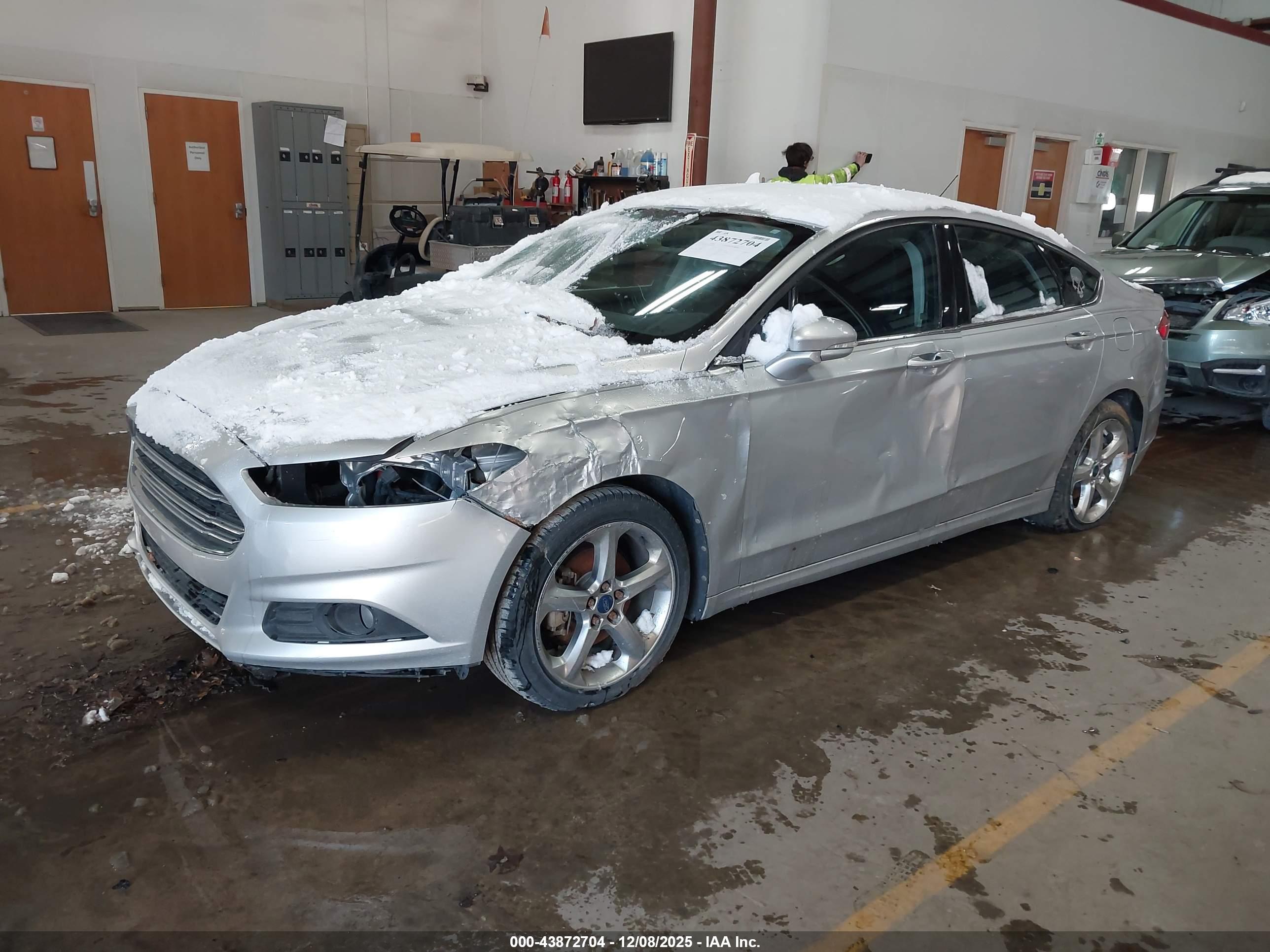 FORD FUSION image 2