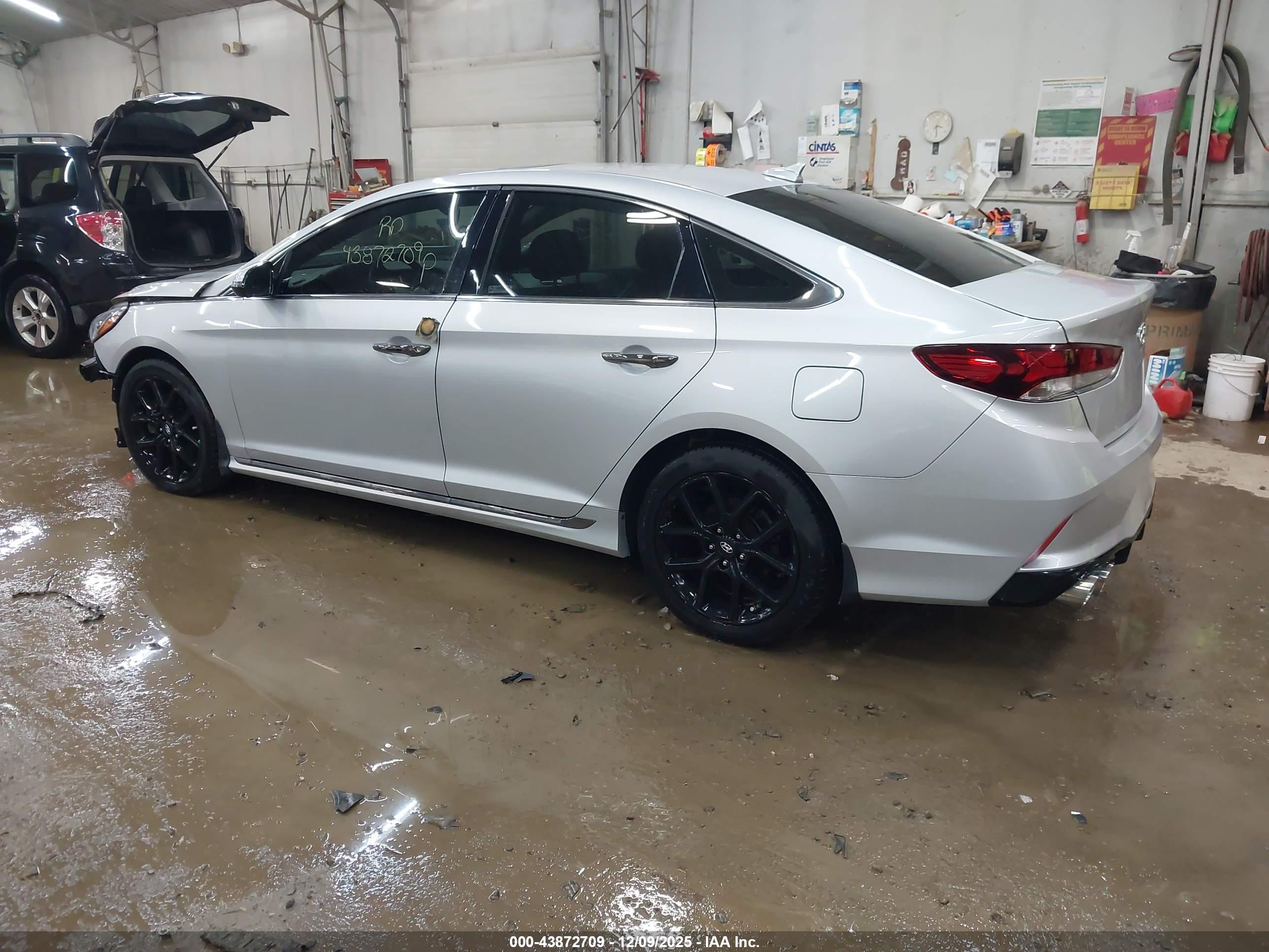 HYUNDAI SONATA image 3