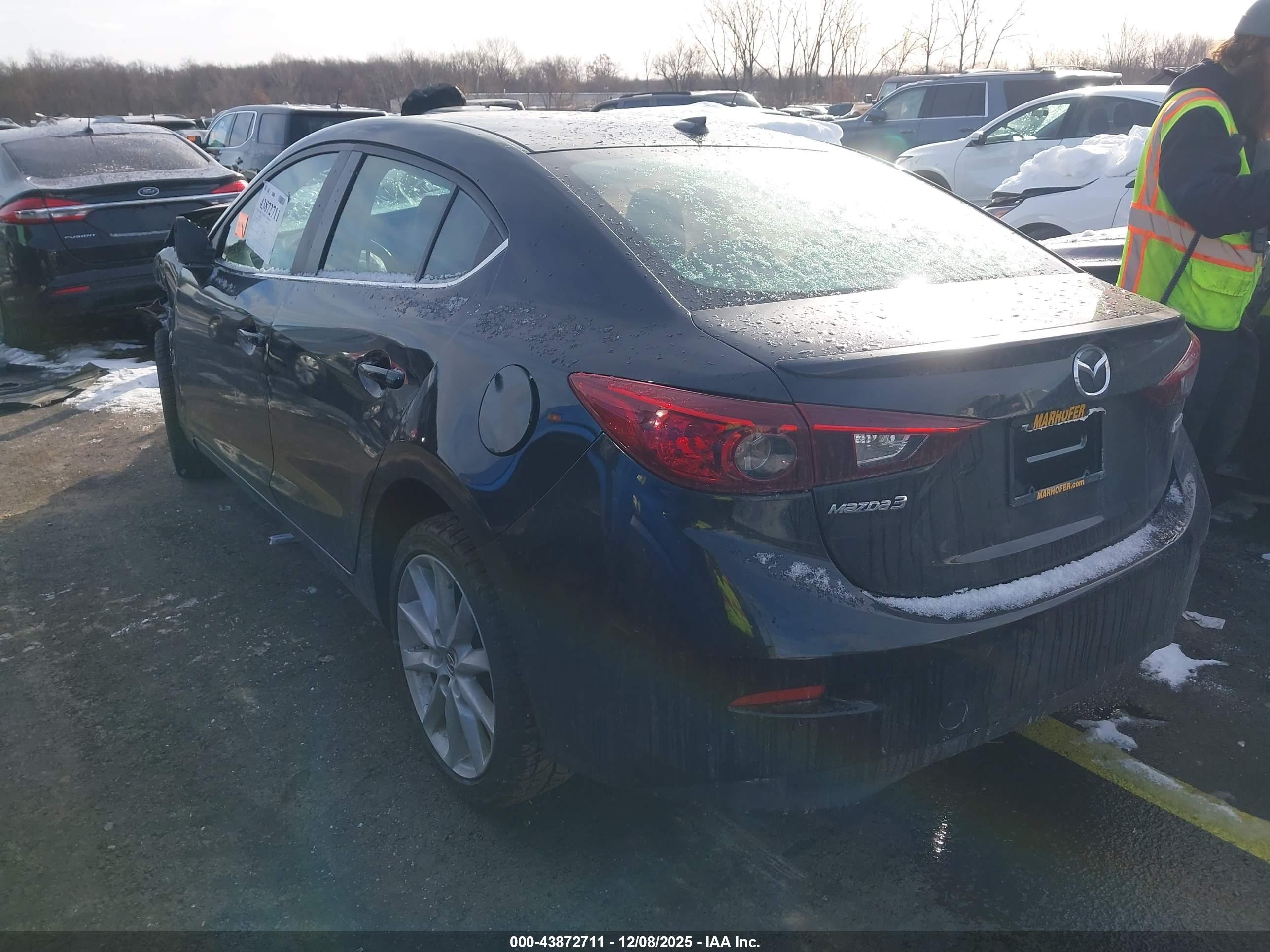 MAZDA MAZDA3 image 3