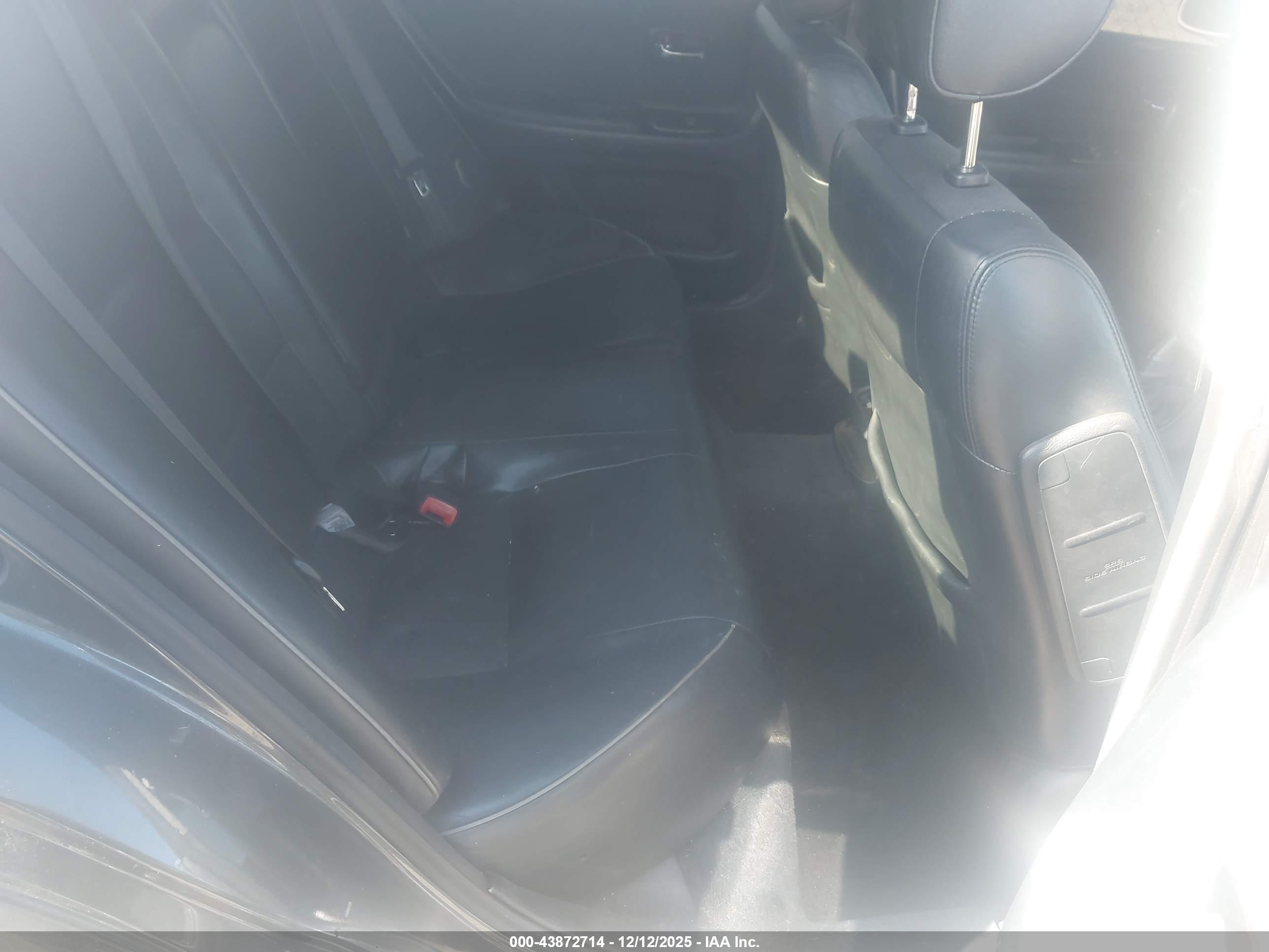 LEXUS IS image 8