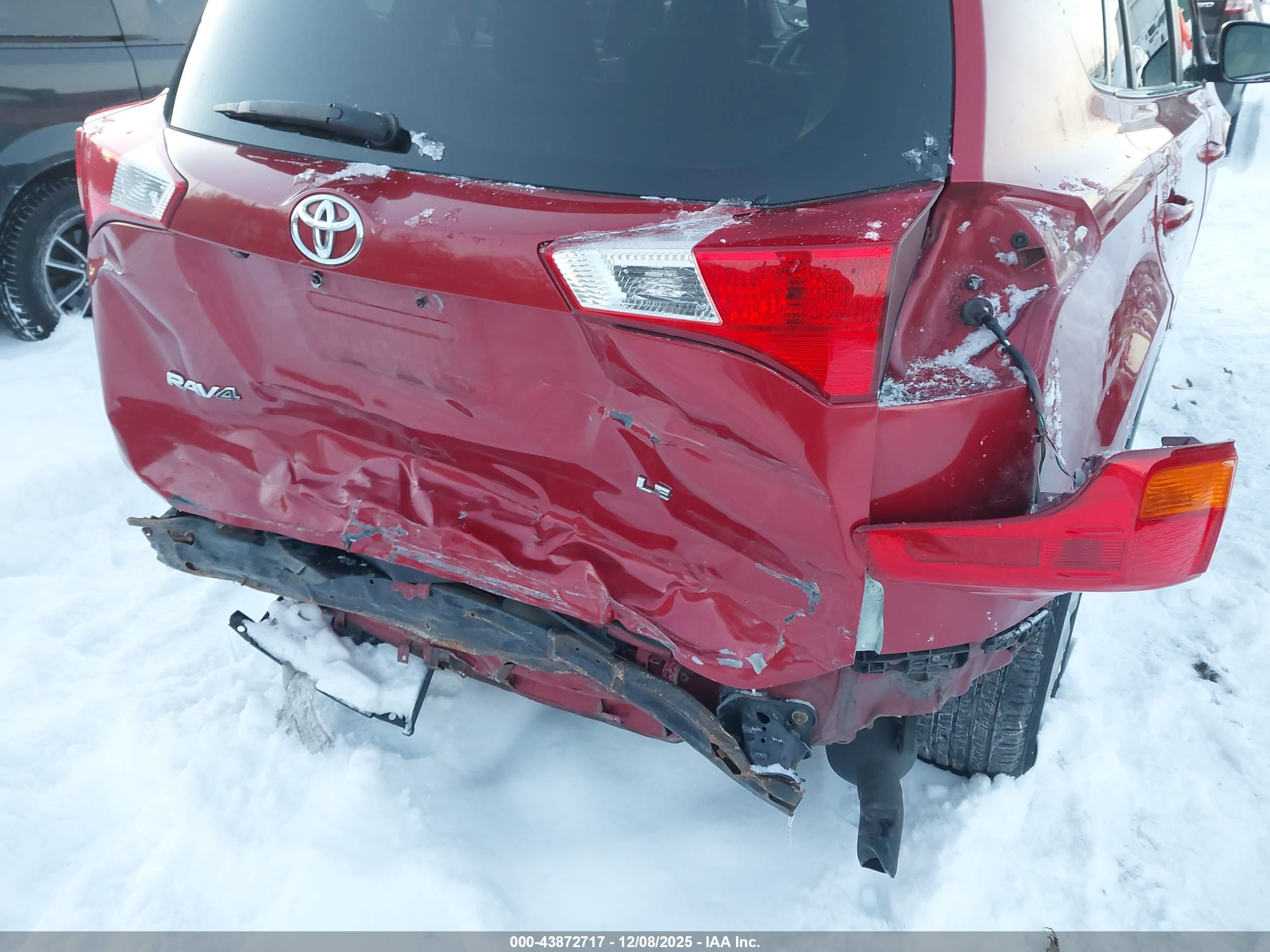 TOYOTA RAV4 image 6
